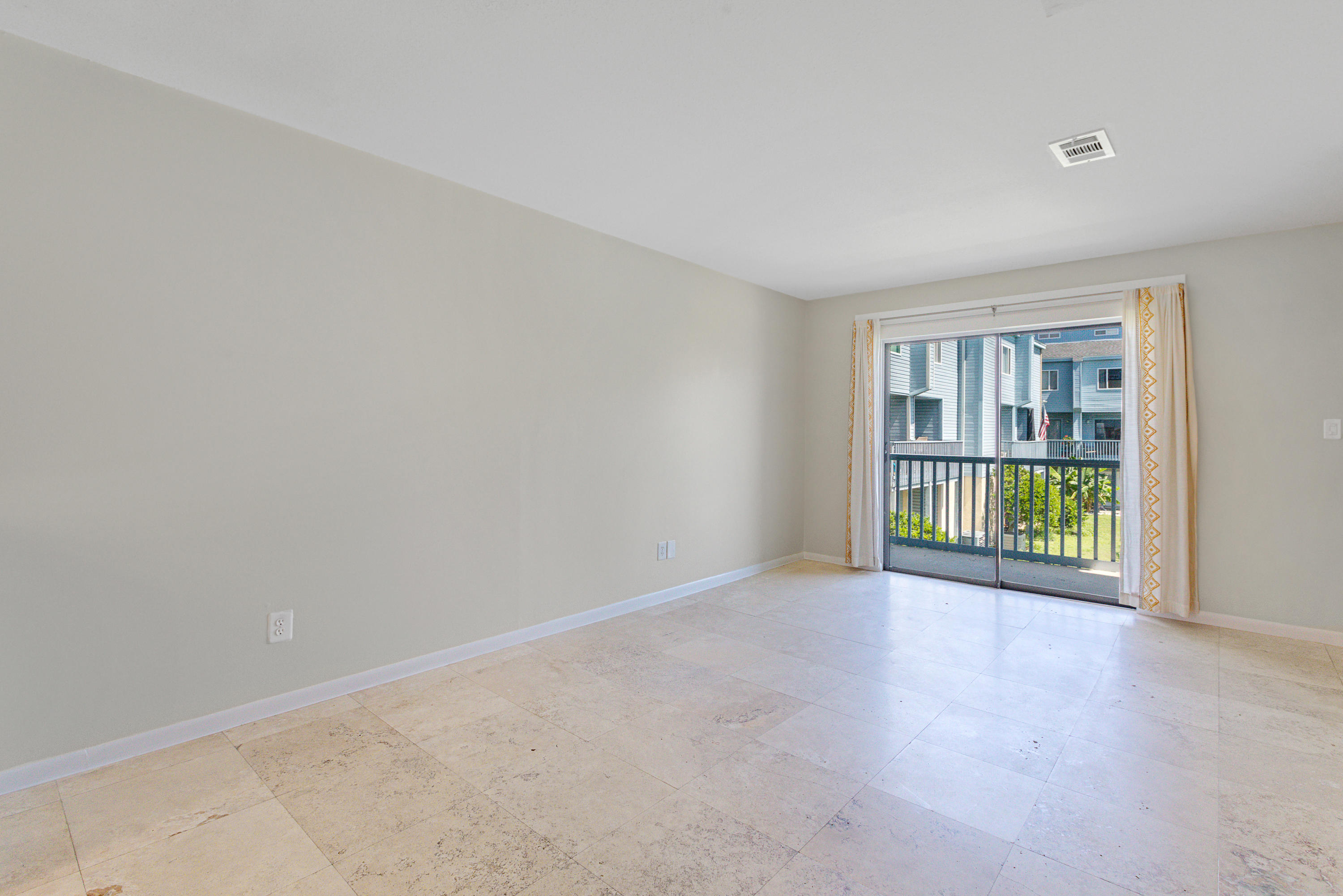 COMMODORES LANDING - Residential