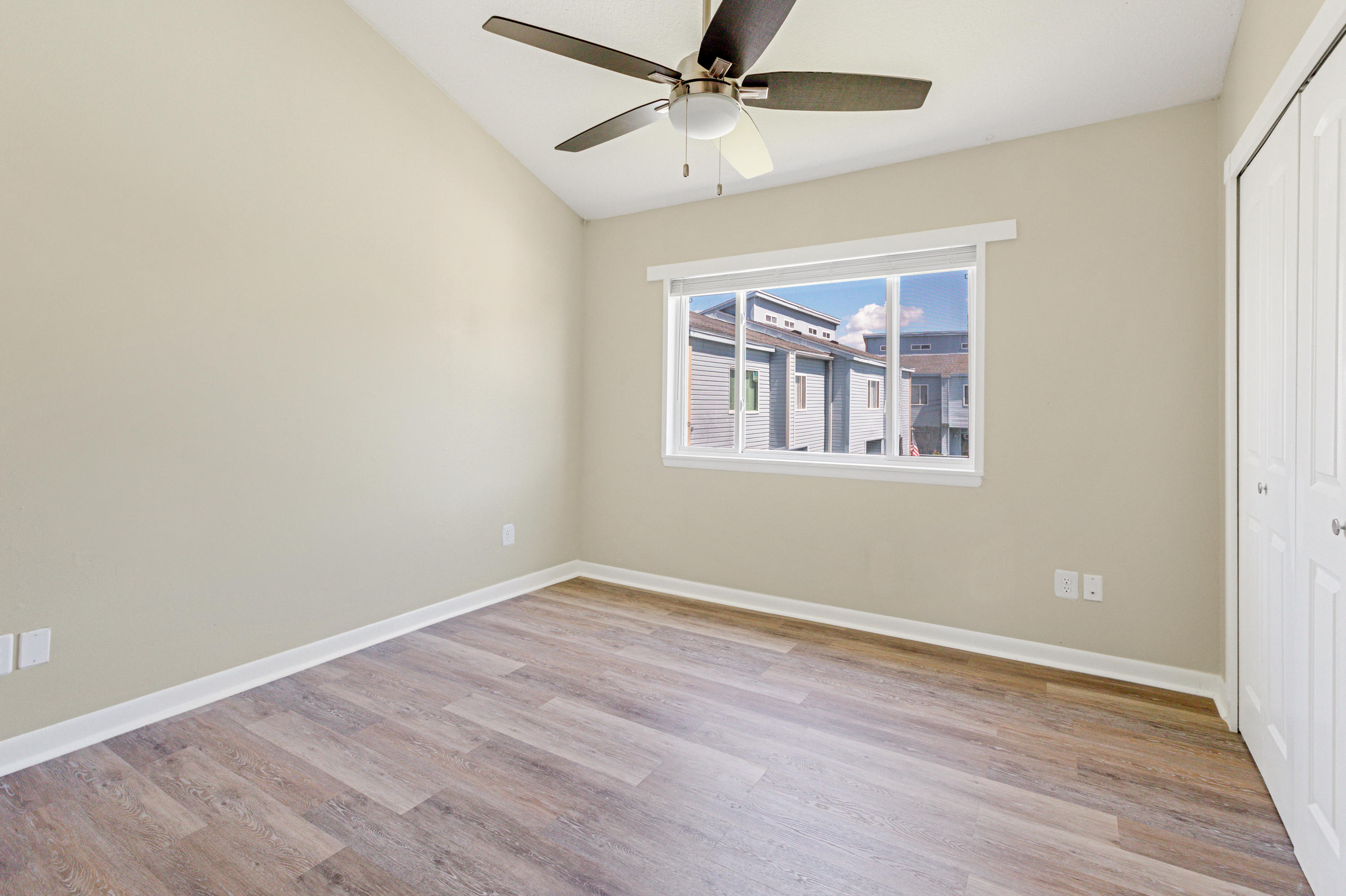 COMMODORES LANDING - Residential