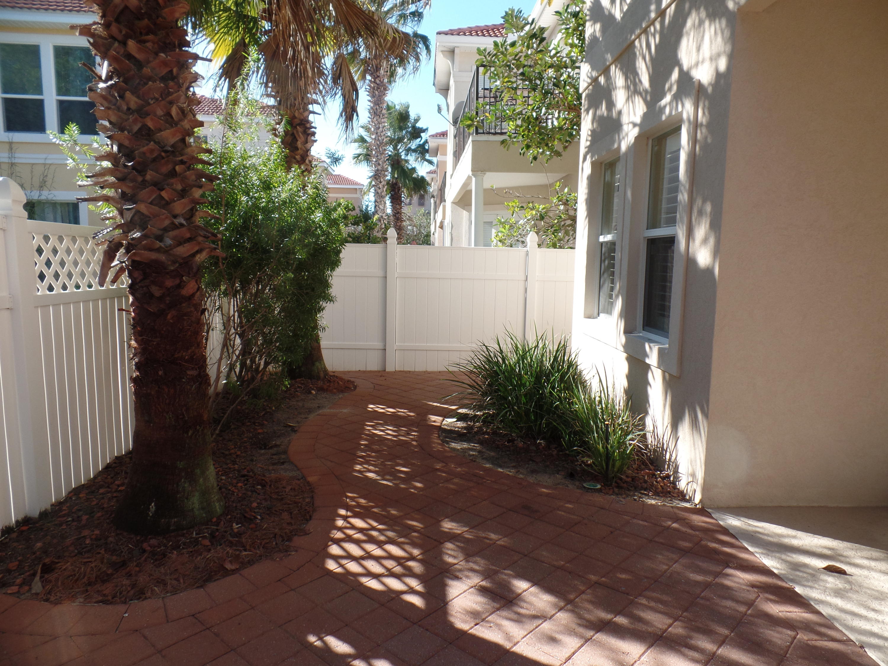 CALUSA BAY S/D - Residential