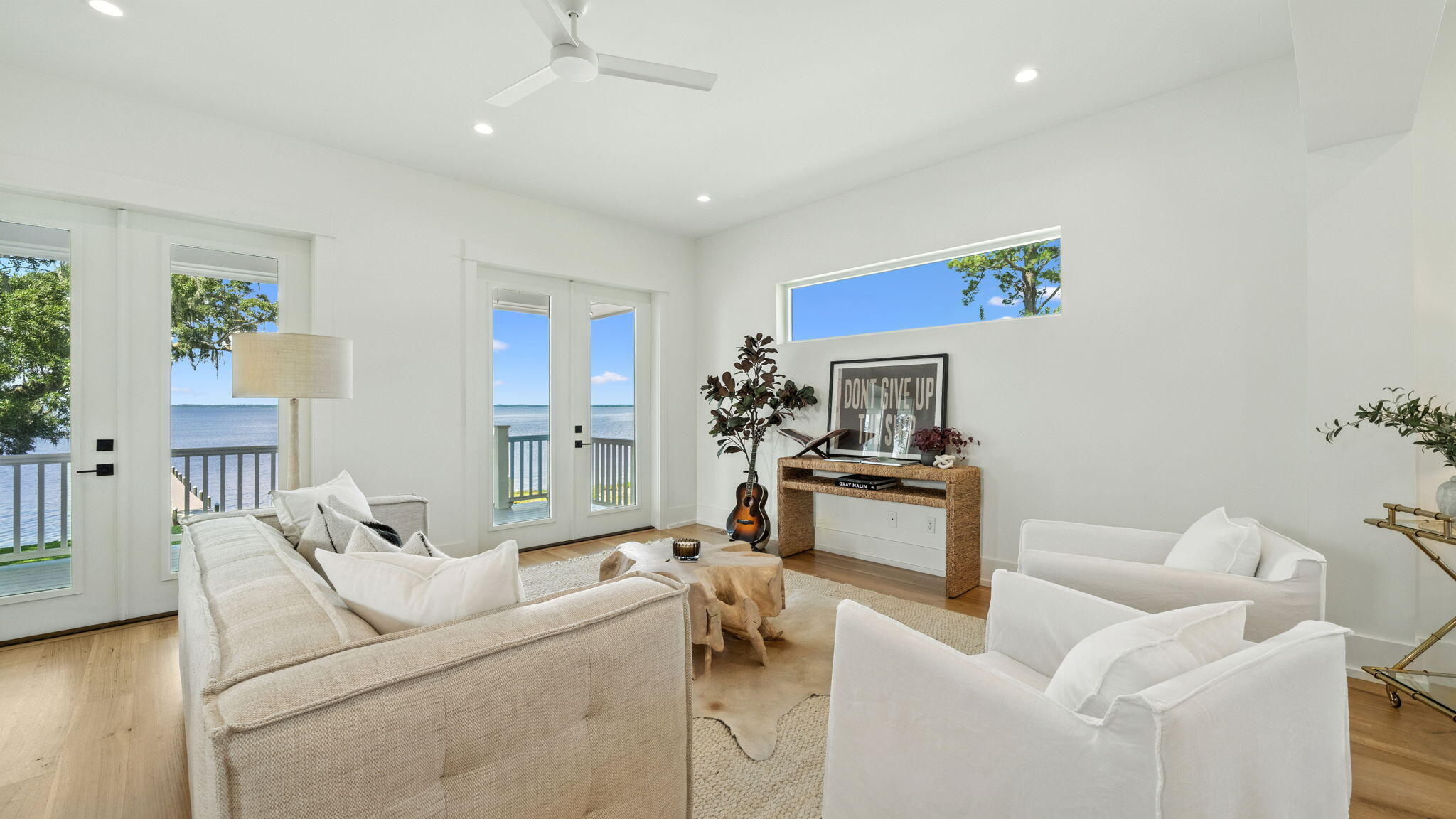 MAGNOLIA BEACH - Residential