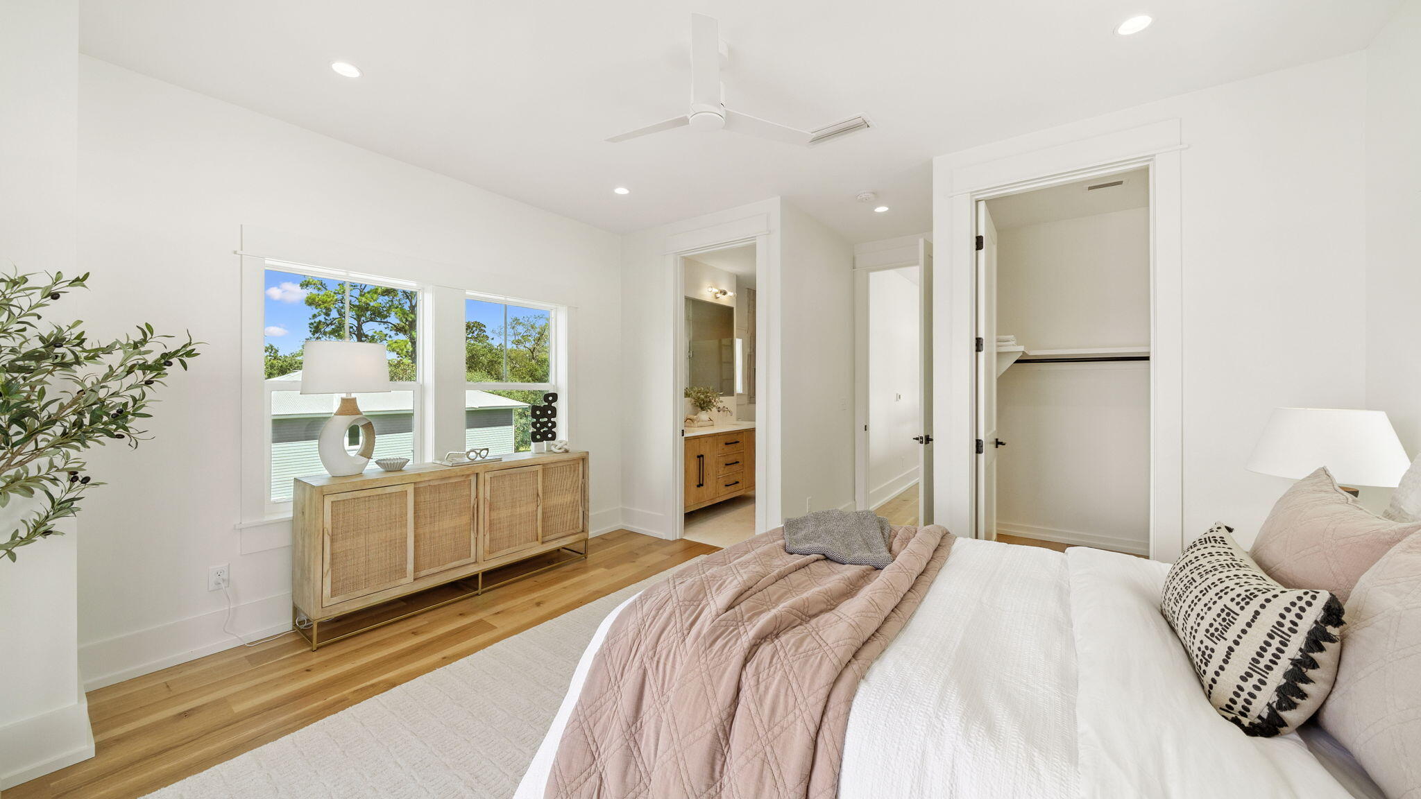 MAGNOLIA BEACH - Residential