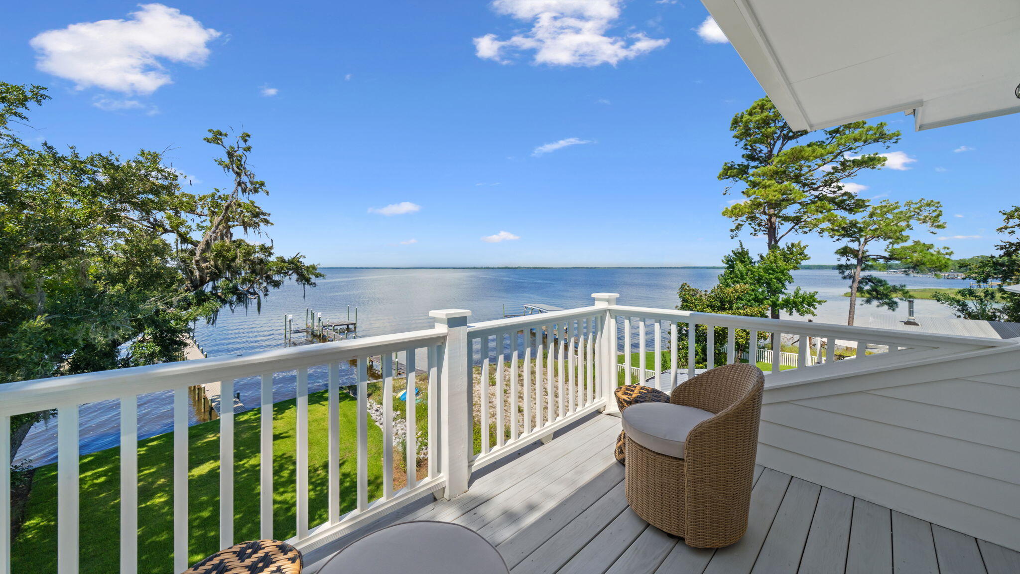 MAGNOLIA BEACH - Residential