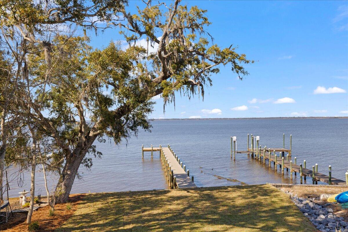 MAGNOLIA BEACH - Residential