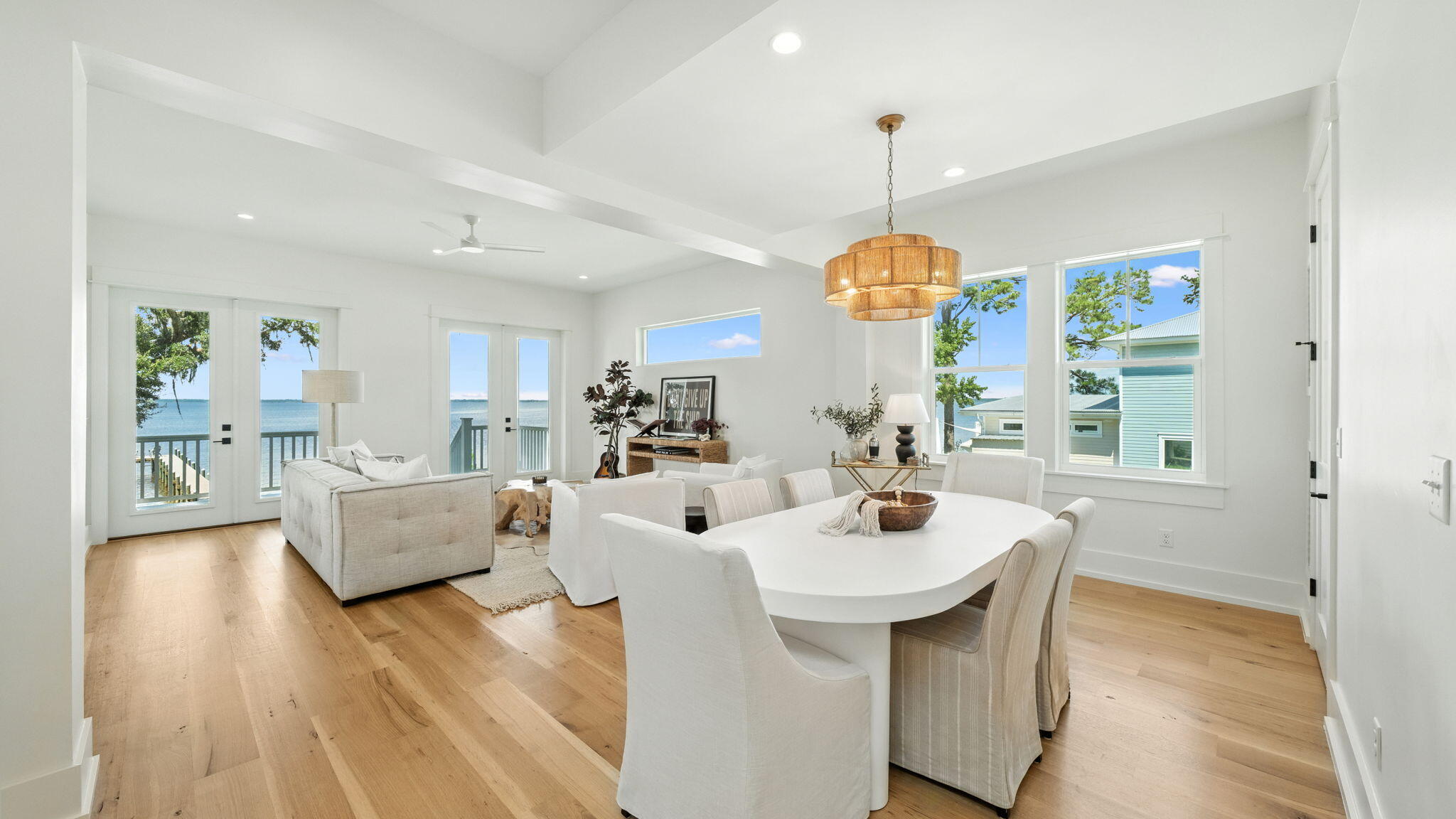 MAGNOLIA BEACH - Residential