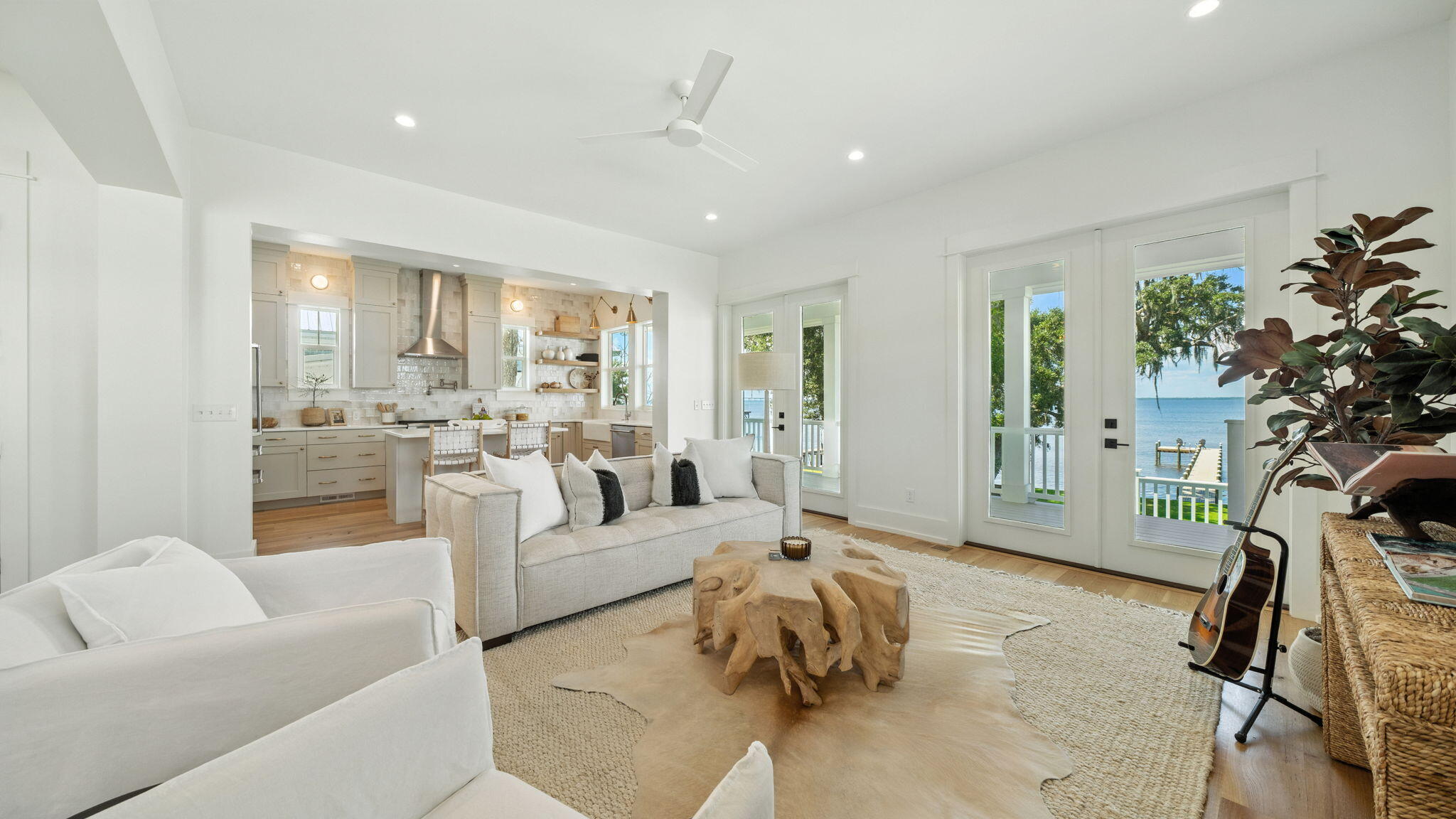 MAGNOLIA BEACH - Residential