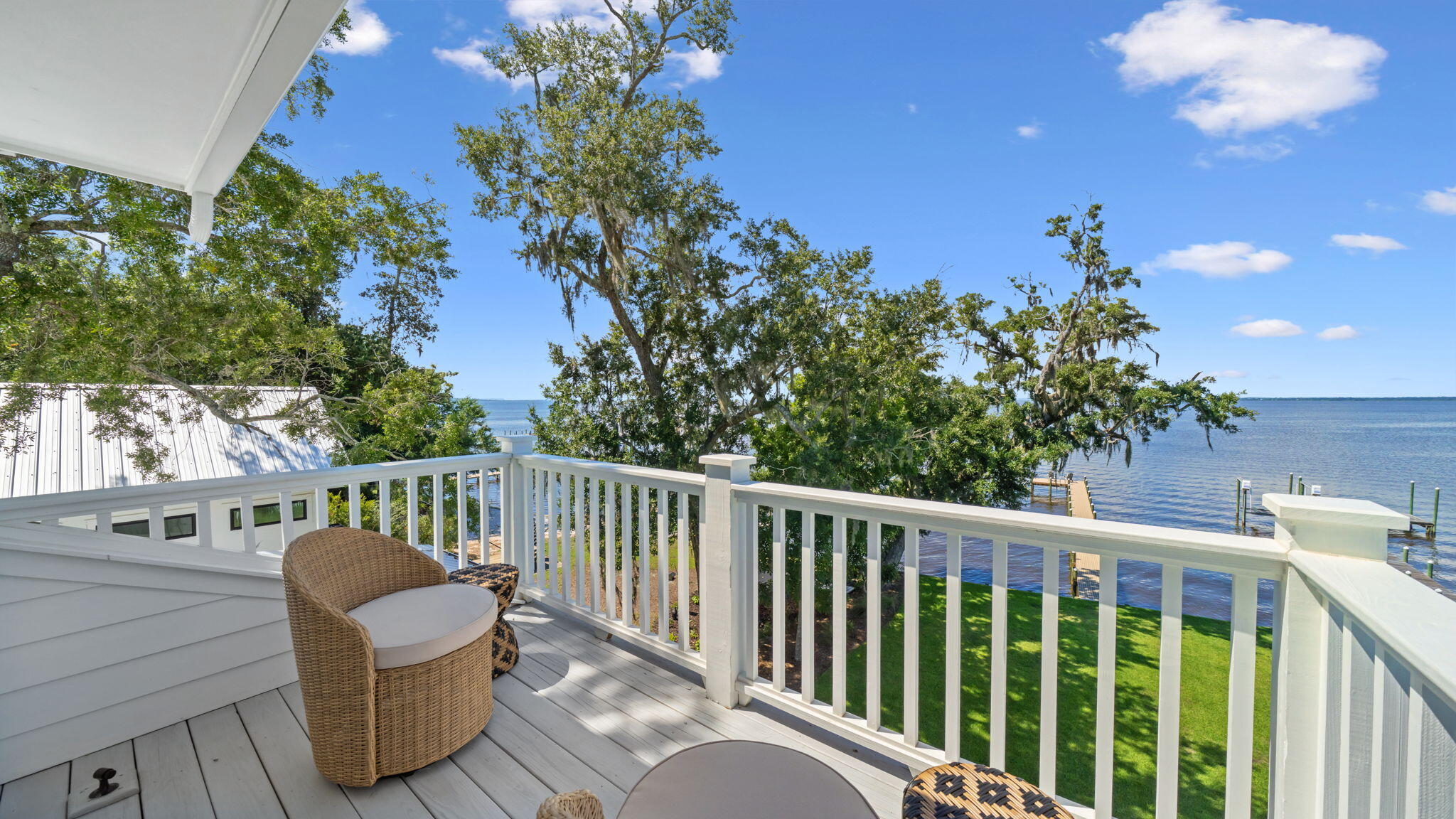 MAGNOLIA BEACH - Residential