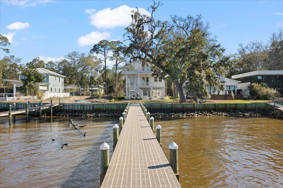 MAGNOLIA BEACH - Residential