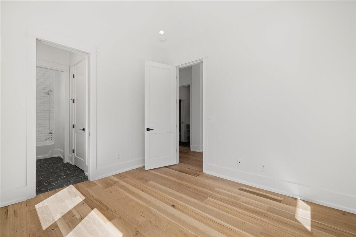 MAGNOLIA BEACH - Residential