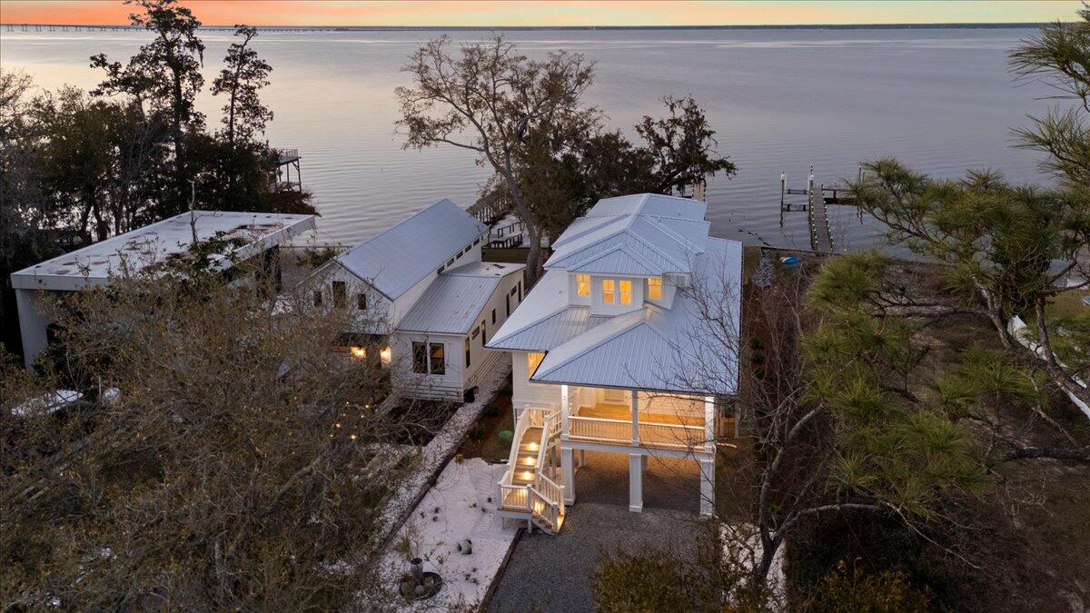 MAGNOLIA BEACH - Residential