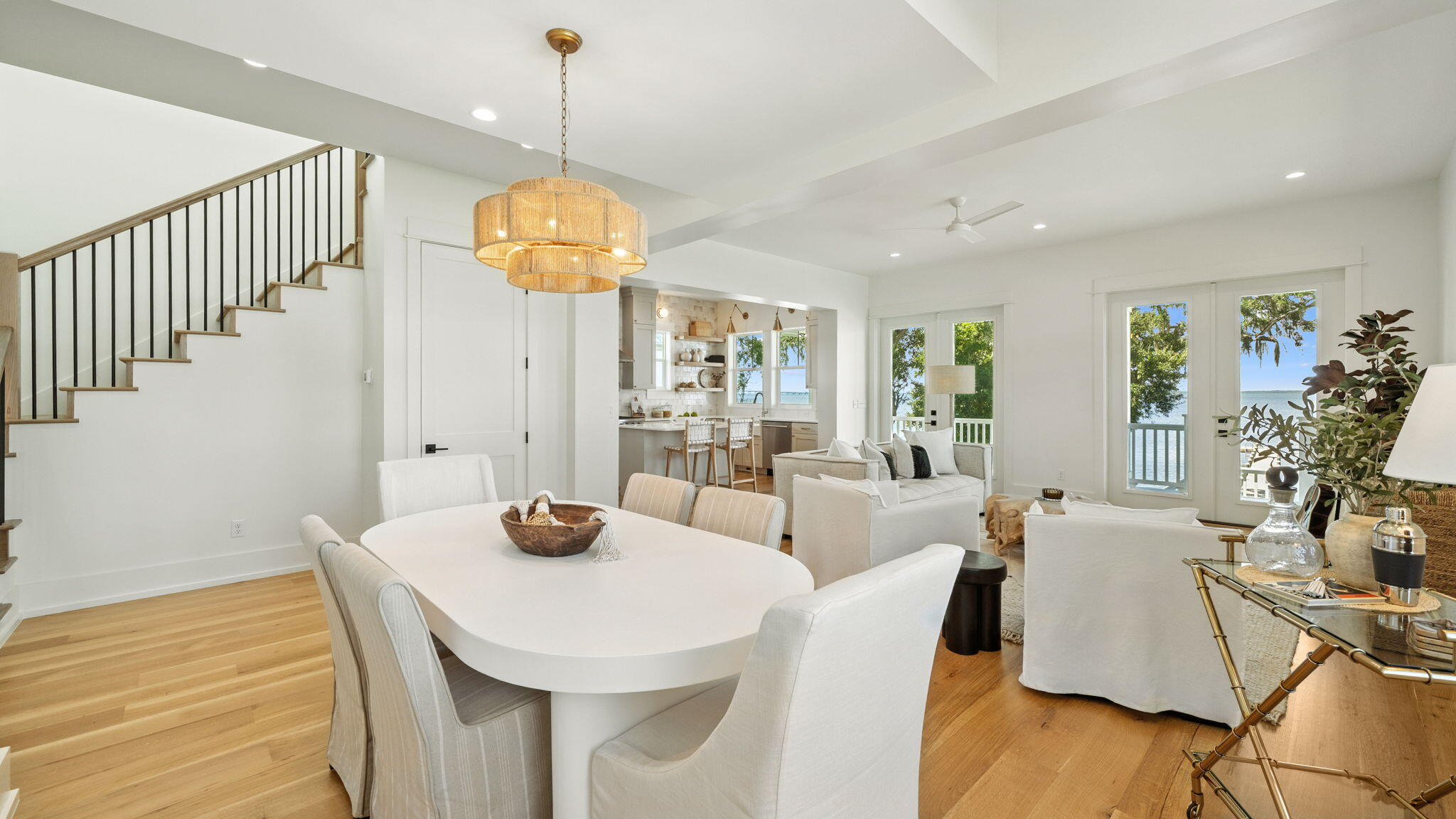 MAGNOLIA BEACH - Residential