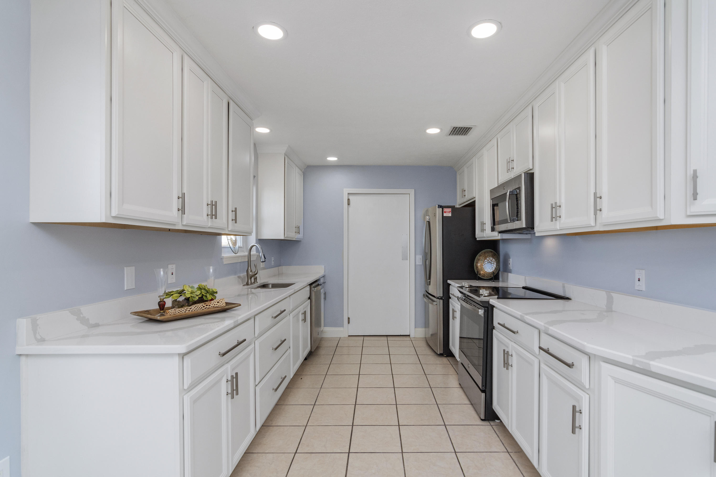 BELAIRE ESTATES - Residential