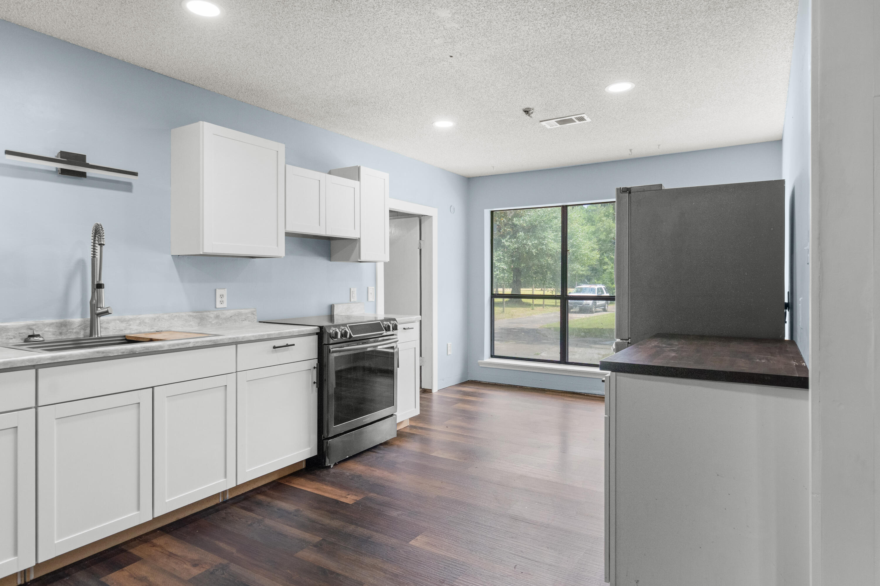 KAM AKERS - Residential