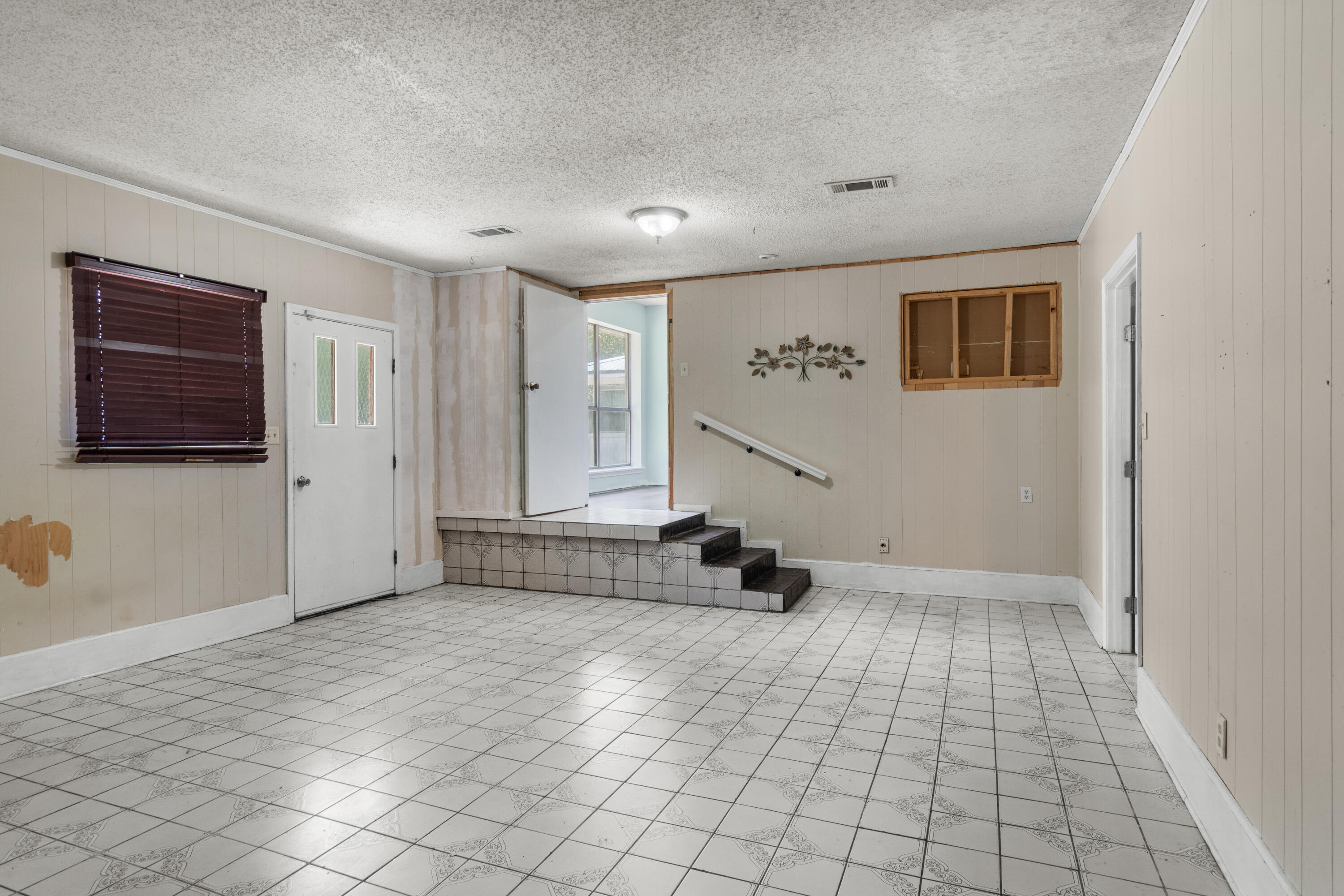 KAM AKERS - Residential