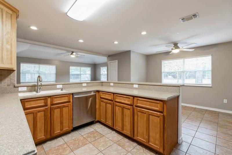 SPRING HILL ESTATES - Residential