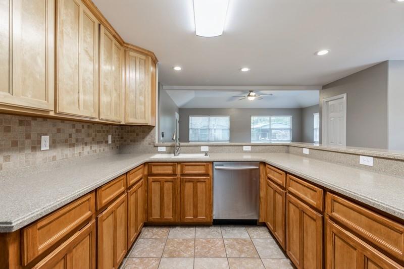 SPRING HILL ESTATES - Residential