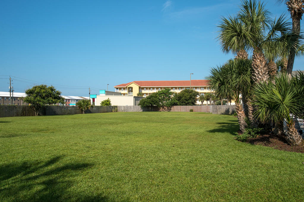 SUMMERHOUSE T/H - Residential