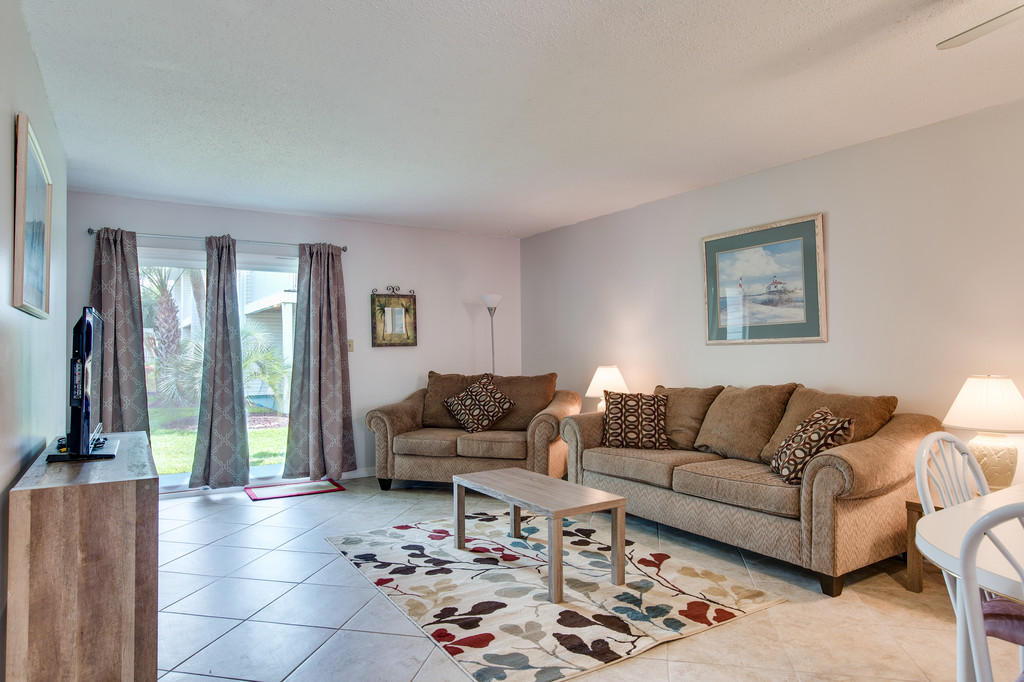 SUMMERHOUSE T/H - Residential