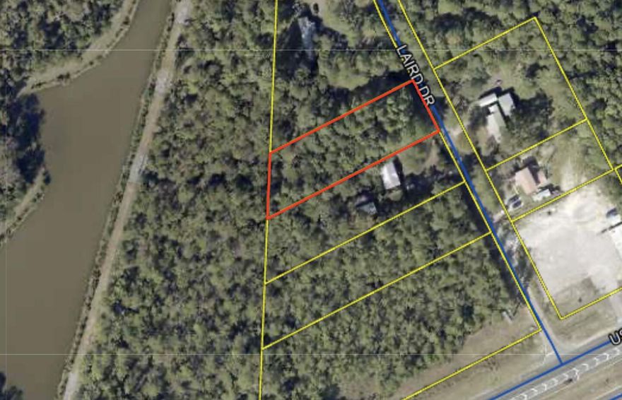 Great opportunity to own a wooded .42-acre homesite in the growing South Freeport area, just off Hwy 331. Tucked away with added privacy, this property backs up to FL DOT-owned land, offering a natural buffer and peaceful setting.Ideally located just minutes from the bay, nearby beaches, and all the exciting new growth happening in Freeport, this parcel is perfectly positioned for a future homesite or long-term investment. Whether you're looking to build your primary residence, a second home, or secure land in a rapidly developing area, this property checks all the boxes.Adjacent mobile home property is also available for purchase, creating a unique opportunity for expansion, rental income, or a multi-property investment.Buyer to verify all information, including land use, zoning, dimensions and suitability for intended use.
The land is wooded, not cleared and no improvements have been made with respect to utilities.