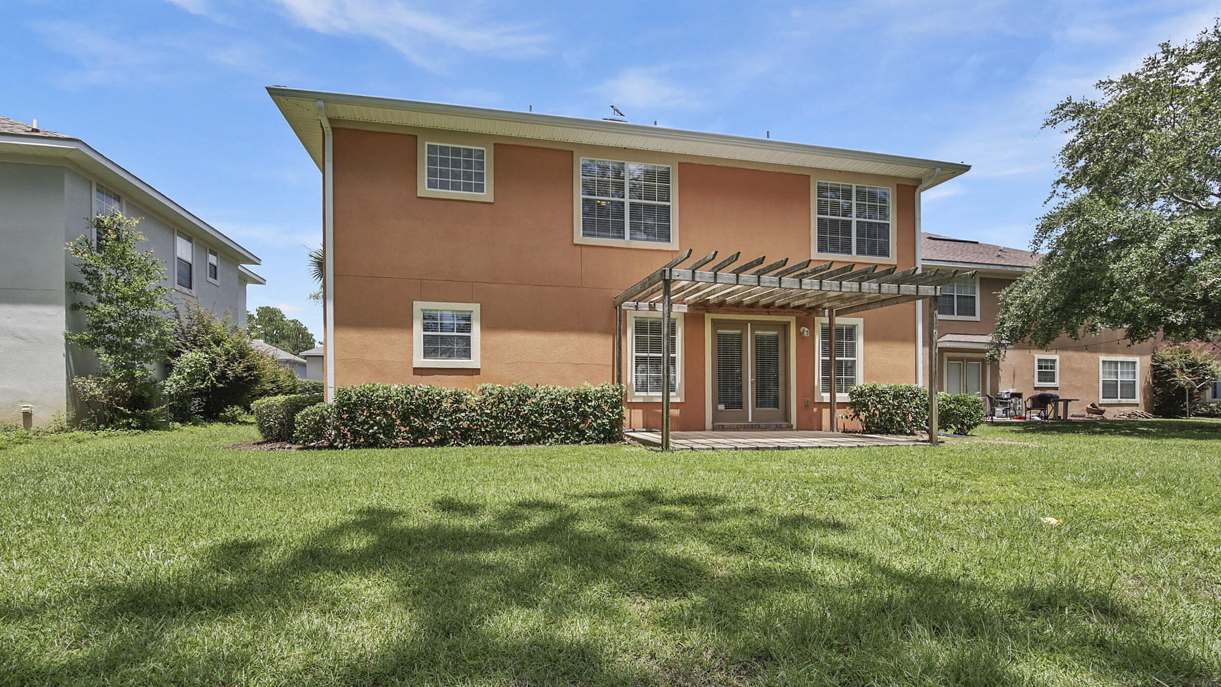 DRIFTWOOD ESTATES - Residential Lease