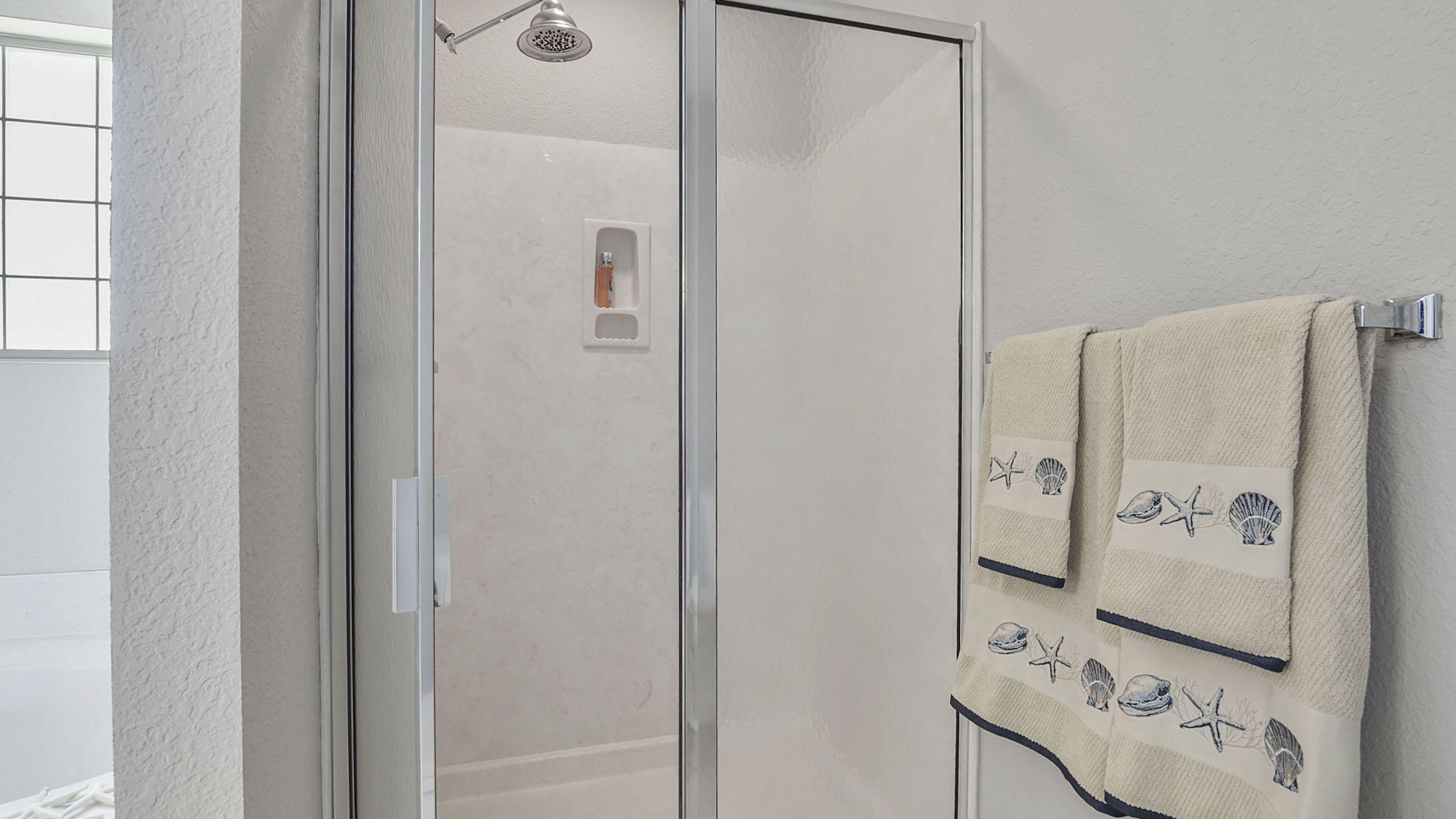 DRIFTWOOD ESTATES - Residential Lease