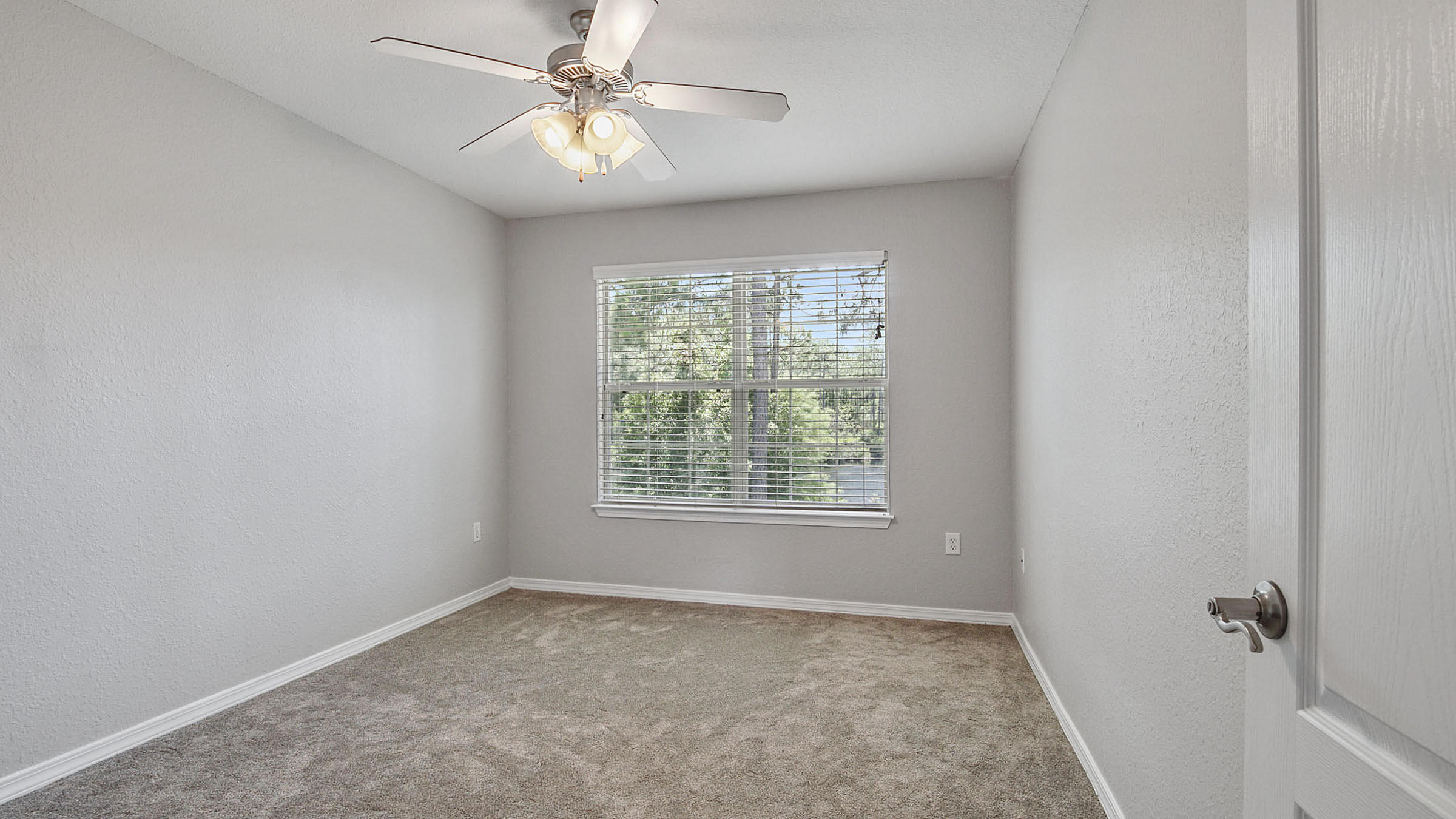 DRIFTWOOD ESTATES - Residential Lease