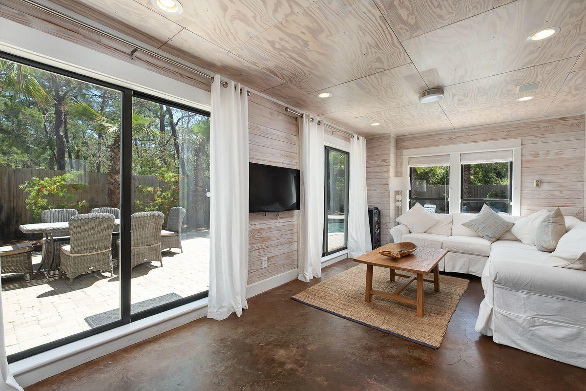 SEAGROVE 5TH ADDN - Residential
