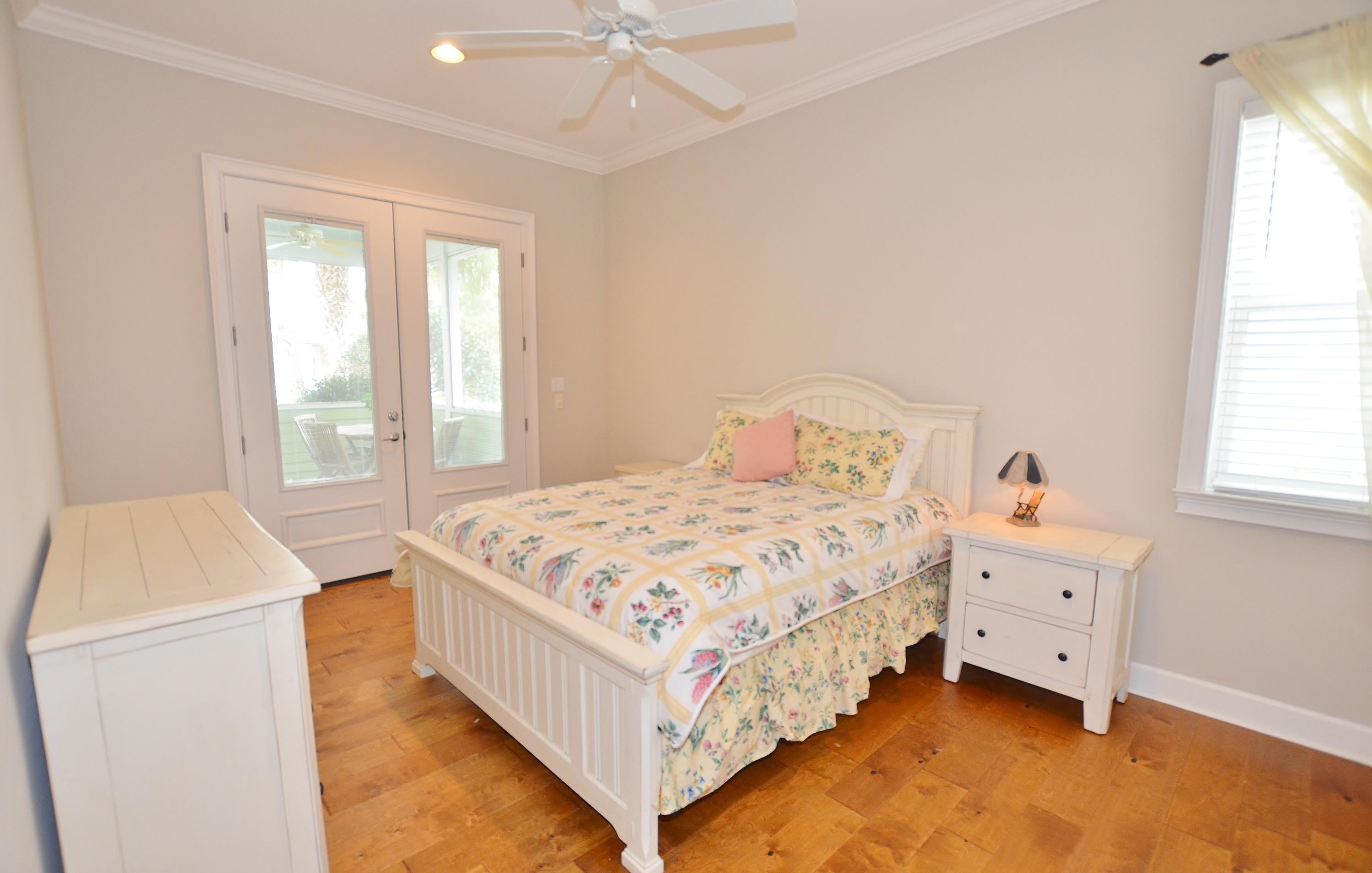 CRYSTAL LAKE - Residential Lease