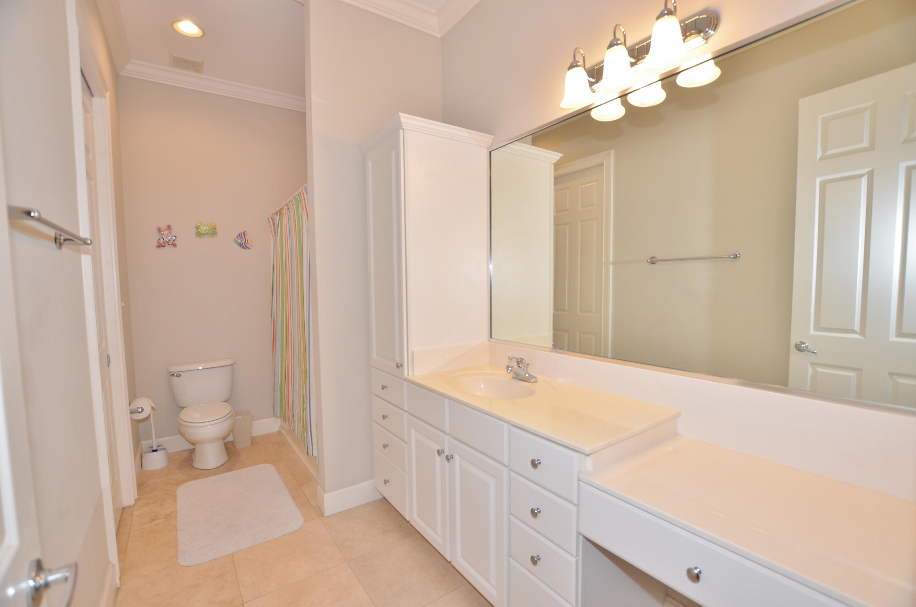 CRYSTAL LAKE - Residential Lease