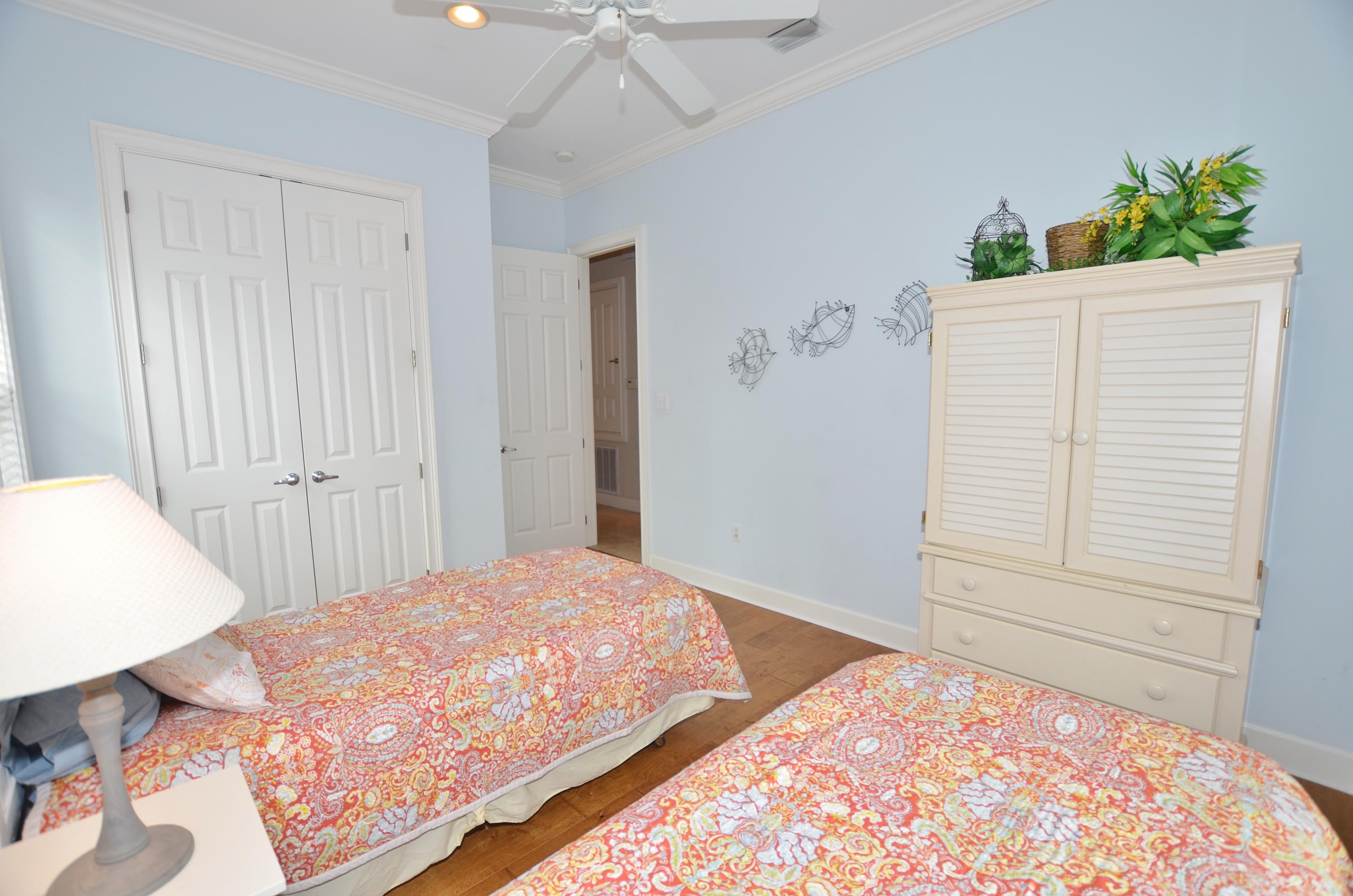 CRYSTAL LAKE - Residential Lease