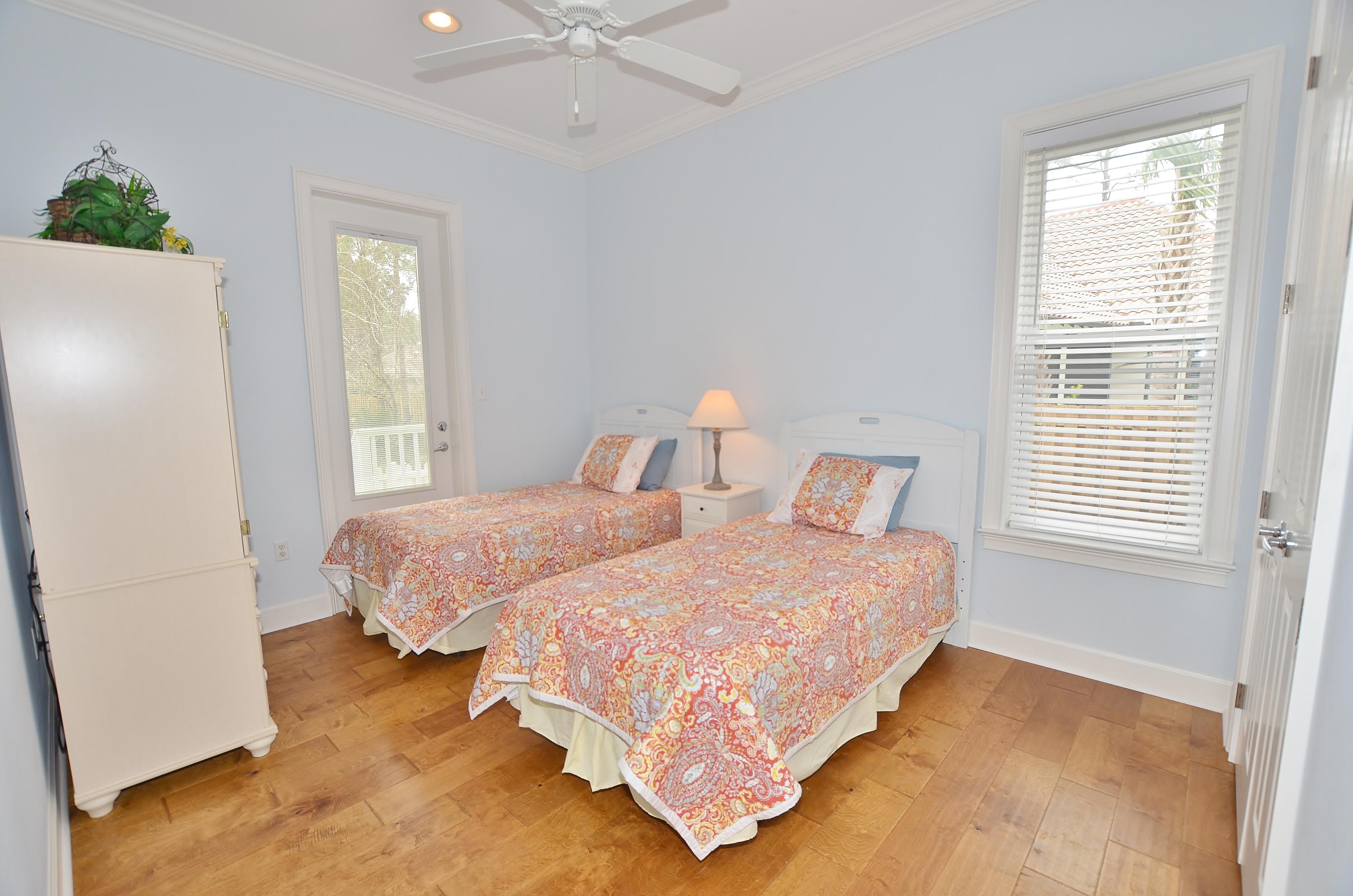 CRYSTAL LAKE - Residential Lease