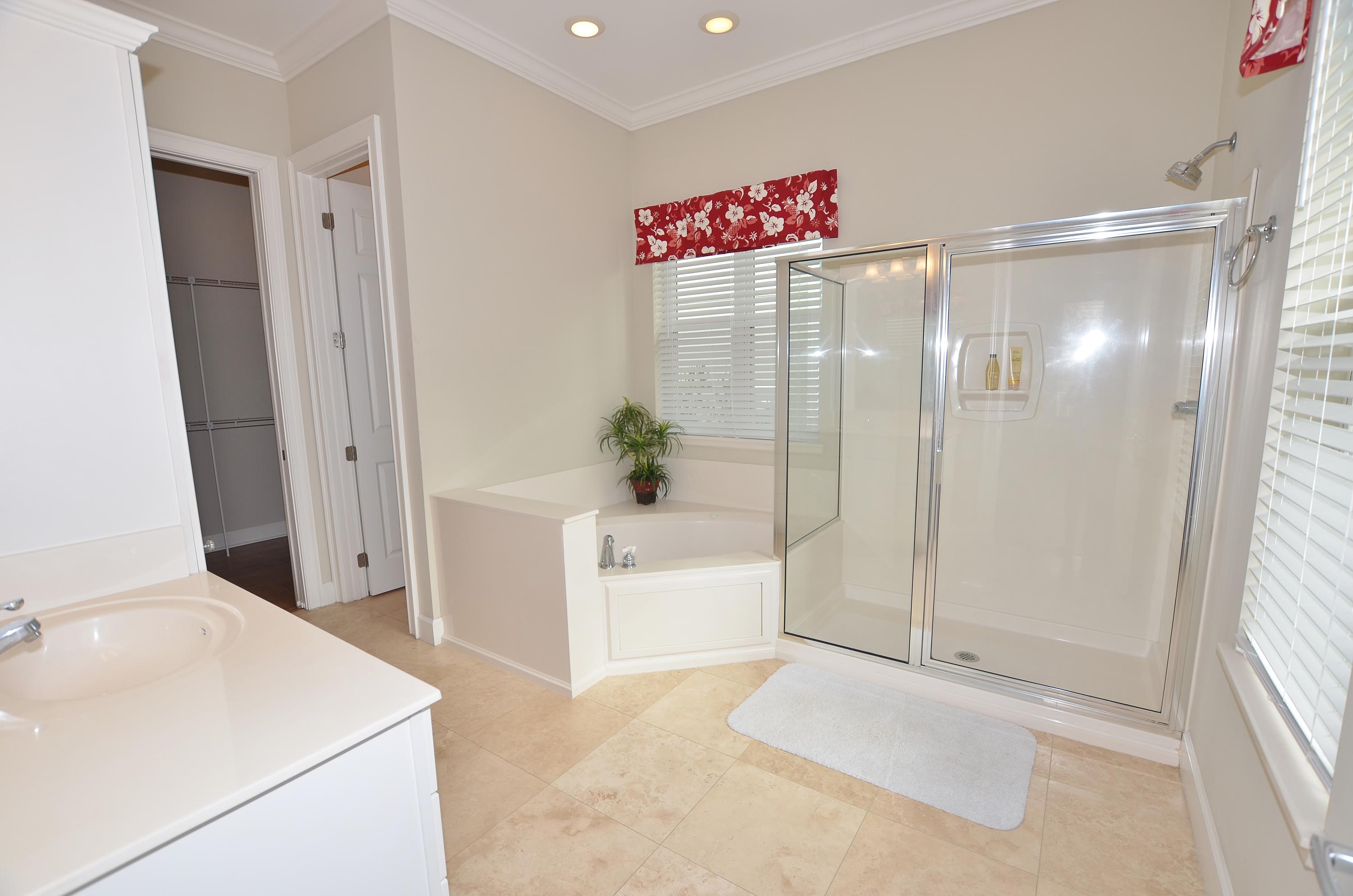 CRYSTAL LAKE - Residential Lease