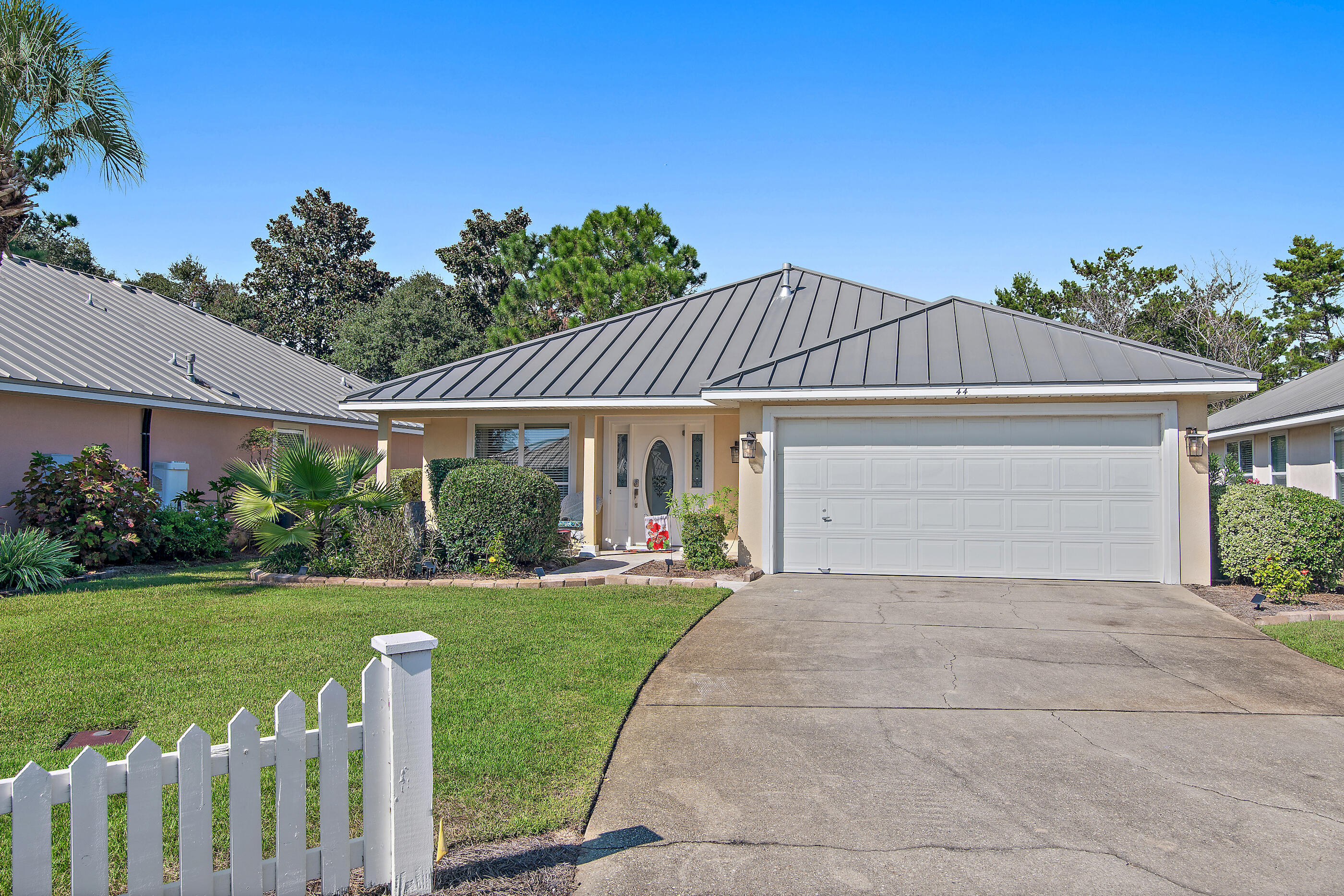 MARAVILLA COTTAGES - Residential