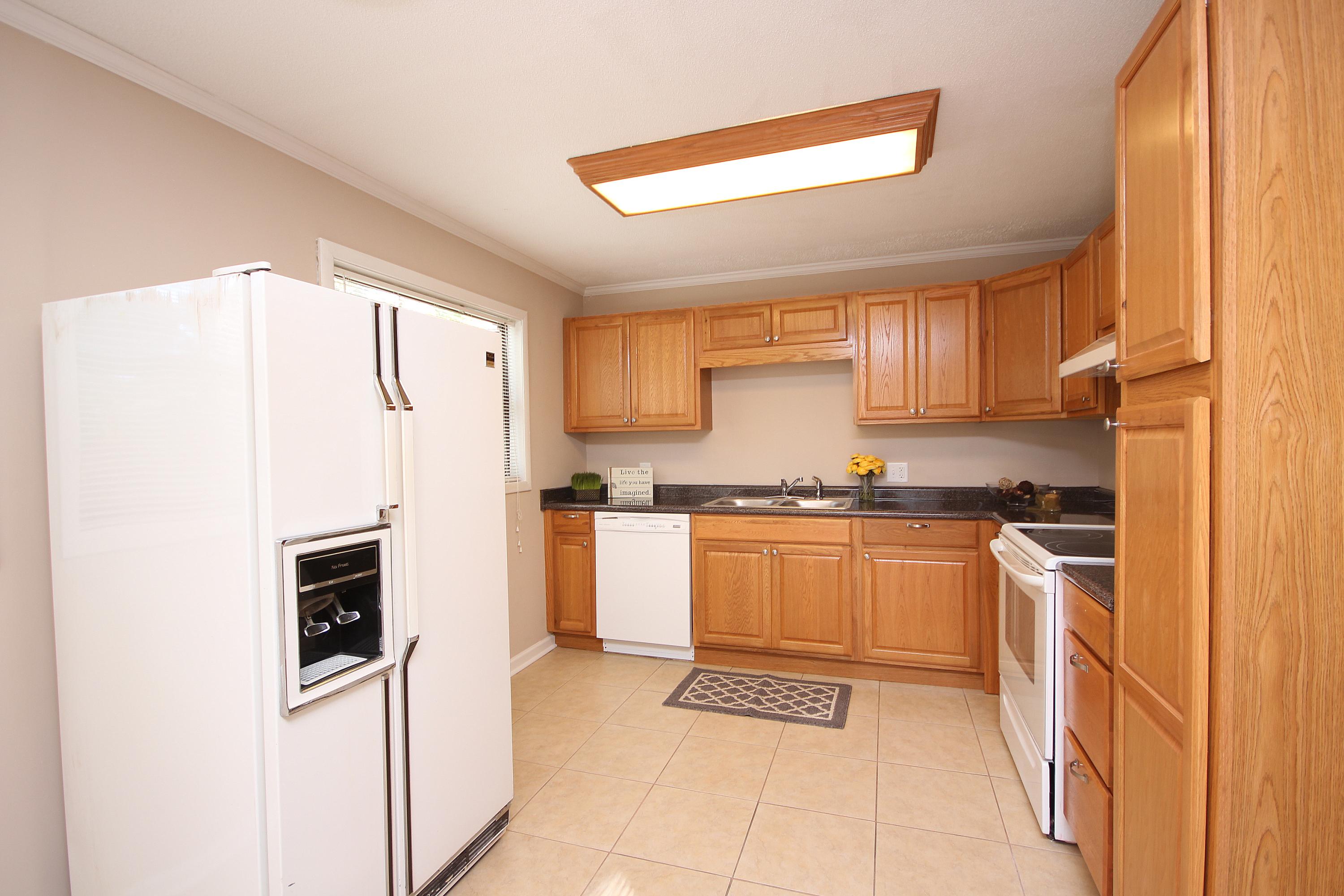 PARTIN BROOKS S/D LOT 31 BLK 1 - Residential