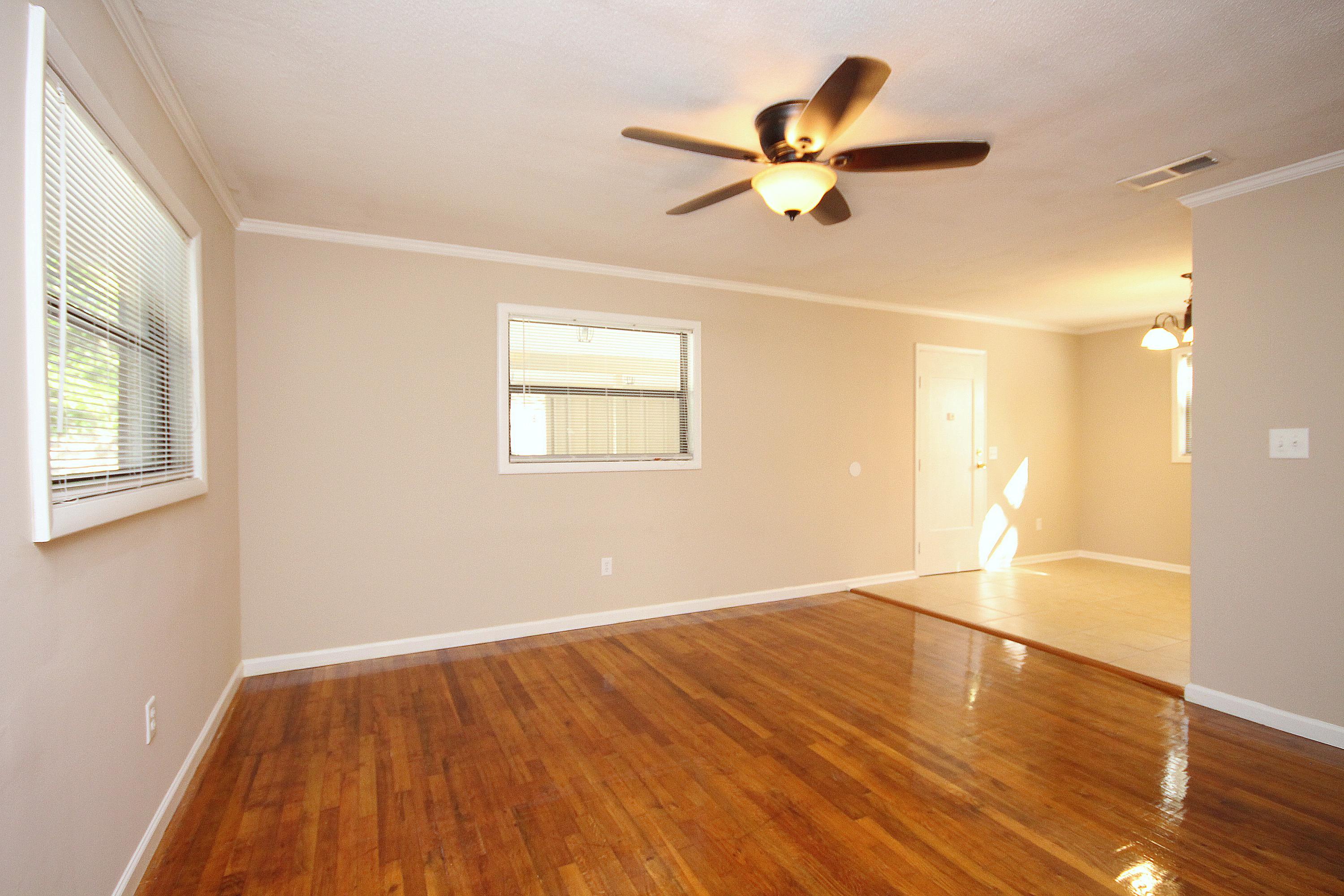 PARTIN BROOKS S/D LOT 31 BLK 1 - Residential