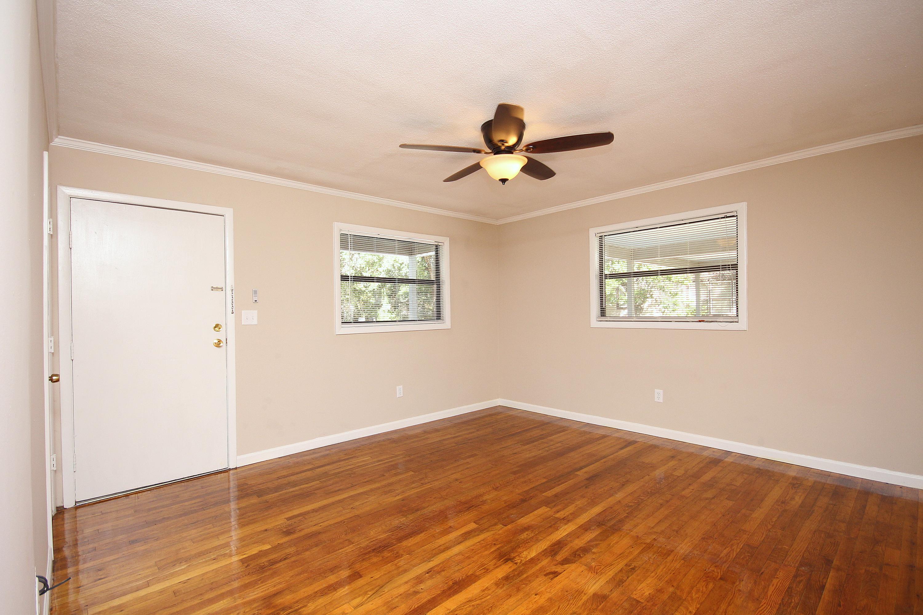 PARTIN BROOKS S/D LOT 31 BLK 1 - Residential