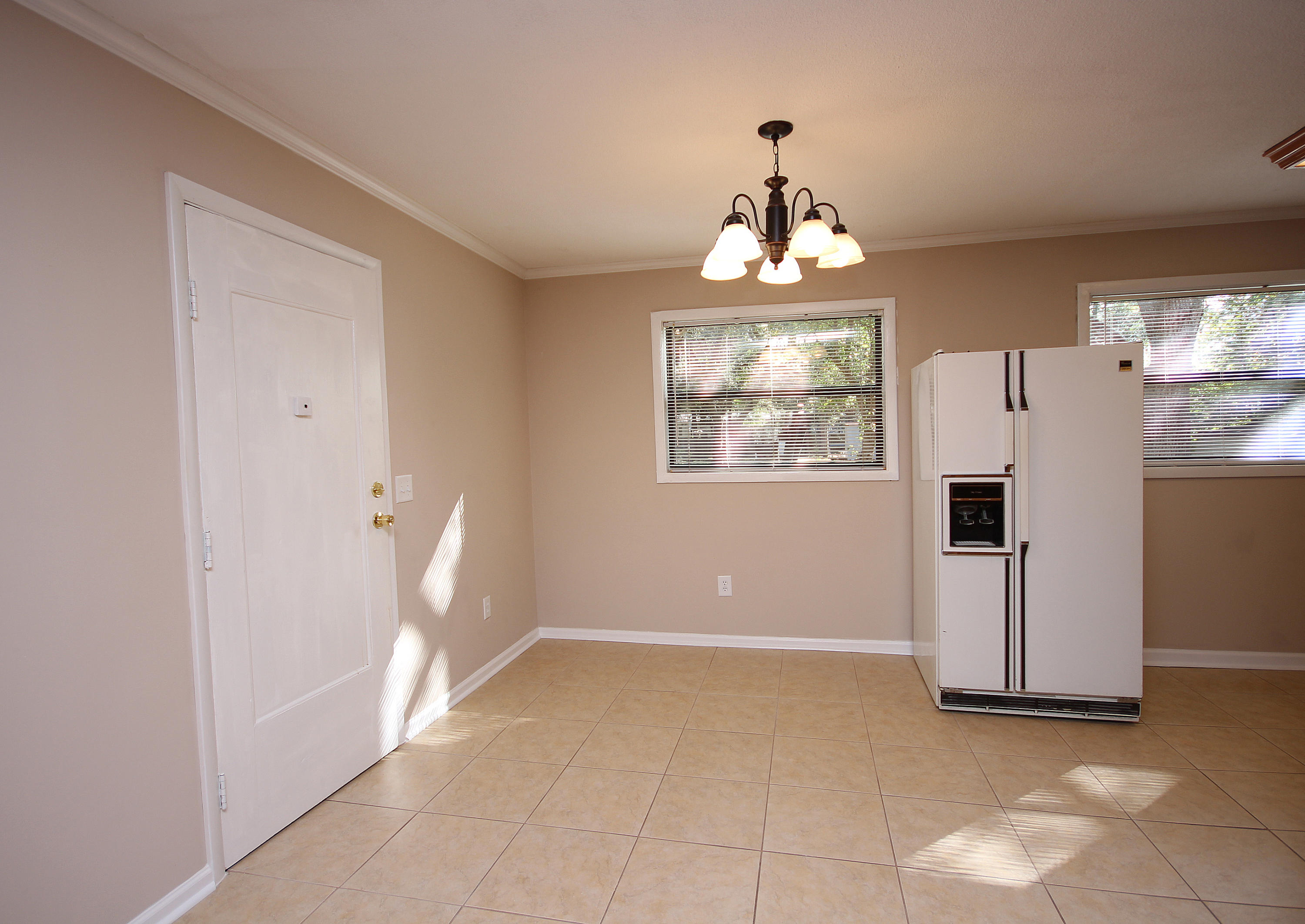 PARTIN BROOKS S/D LOT 31 BLK 1 - Residential