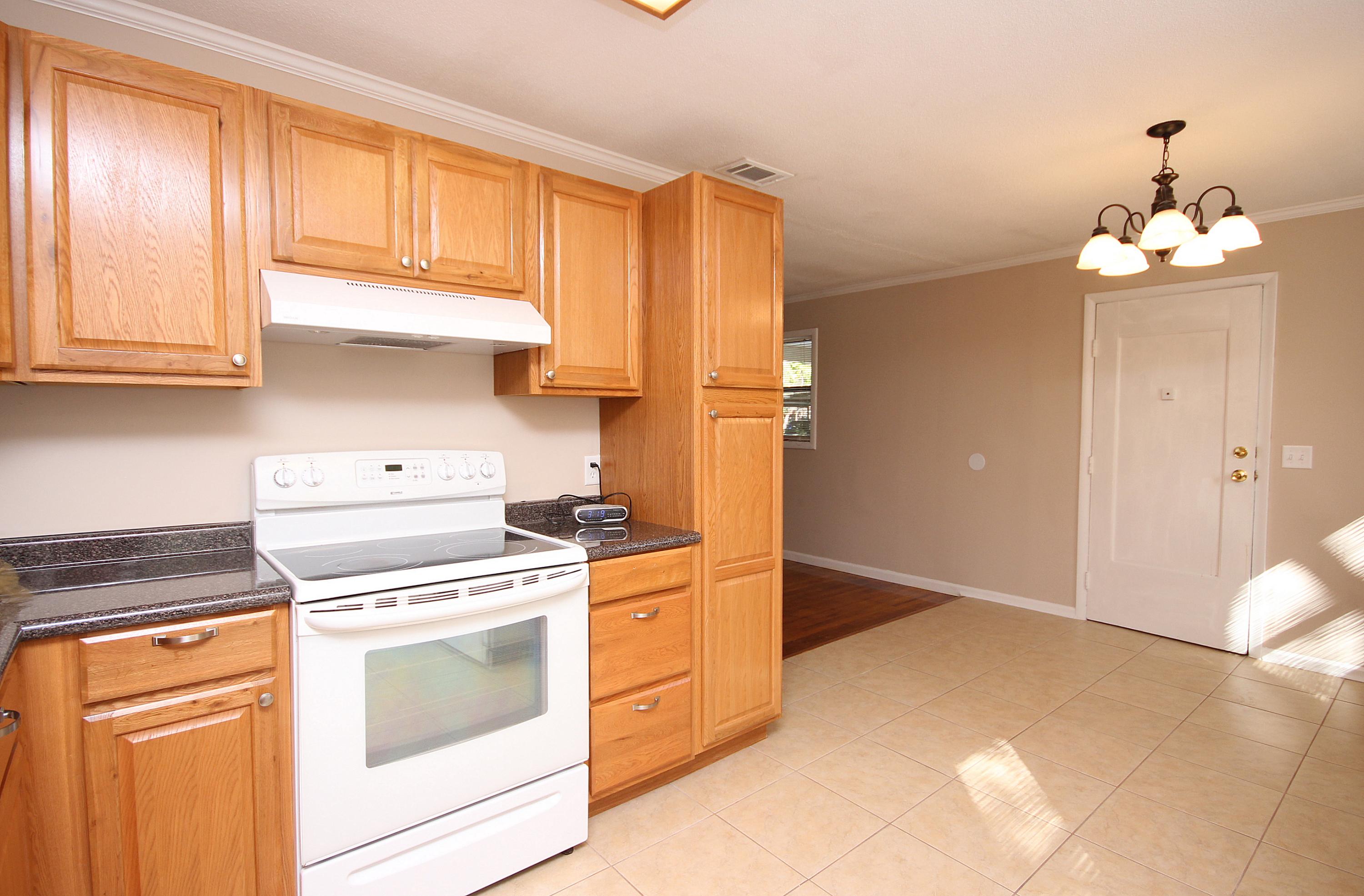 PARTIN BROOKS S/D LOT 31 BLK 1 - Residential