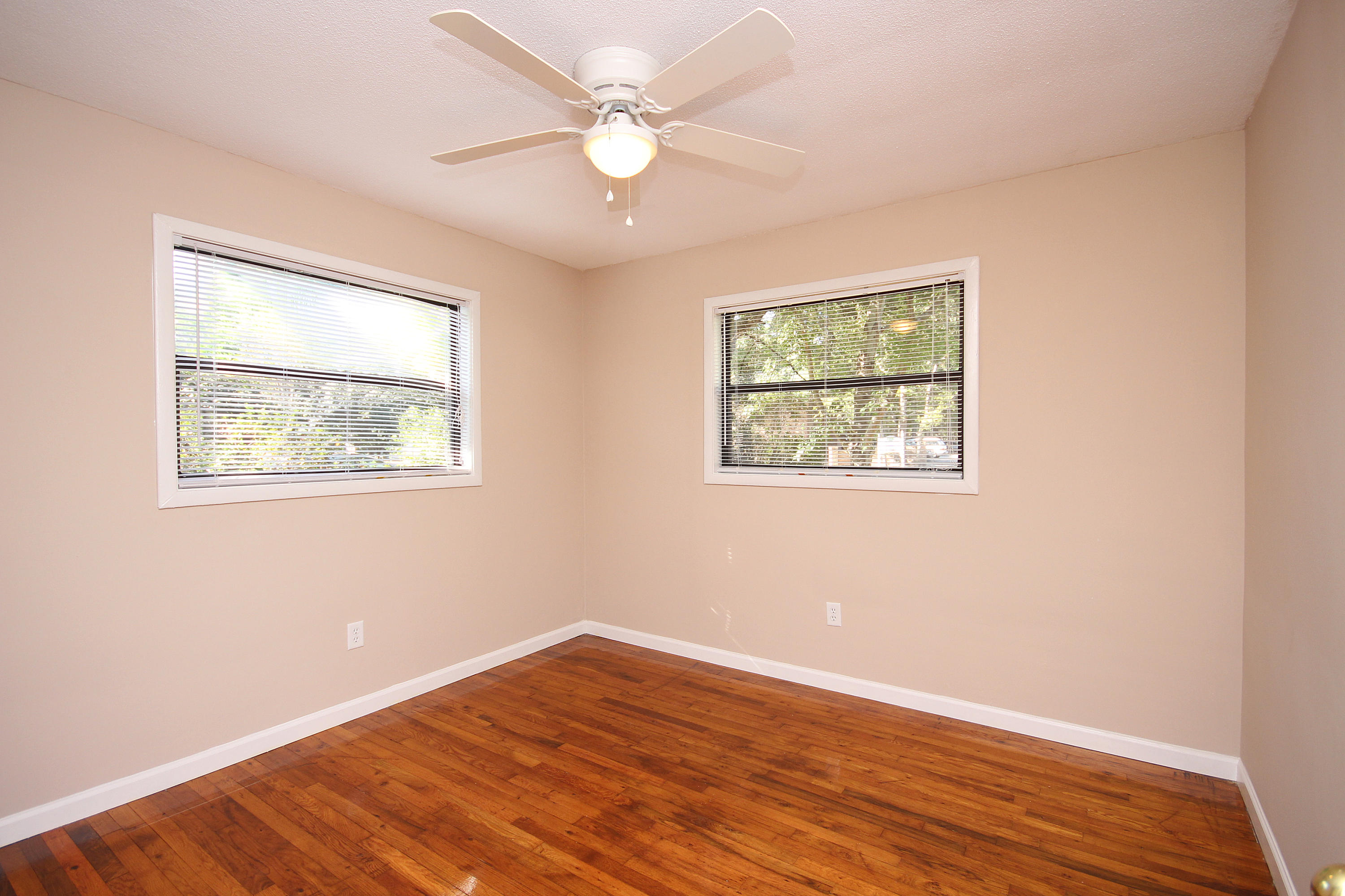 PARTIN BROOKS S/D LOT 31 BLK 1 - Residential