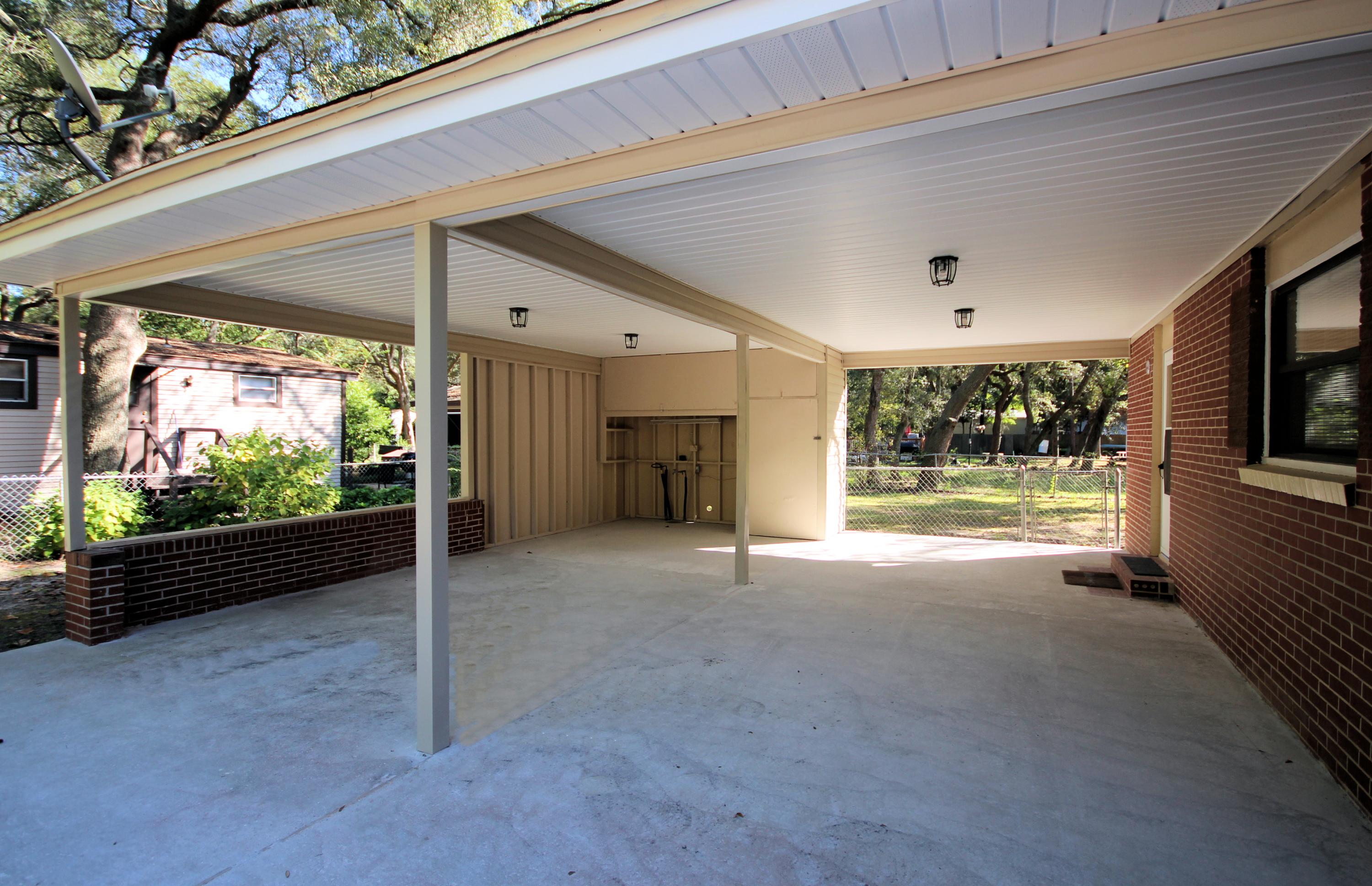 PARTIN BROOKS S/D LOT 31 BLK 1 - Residential