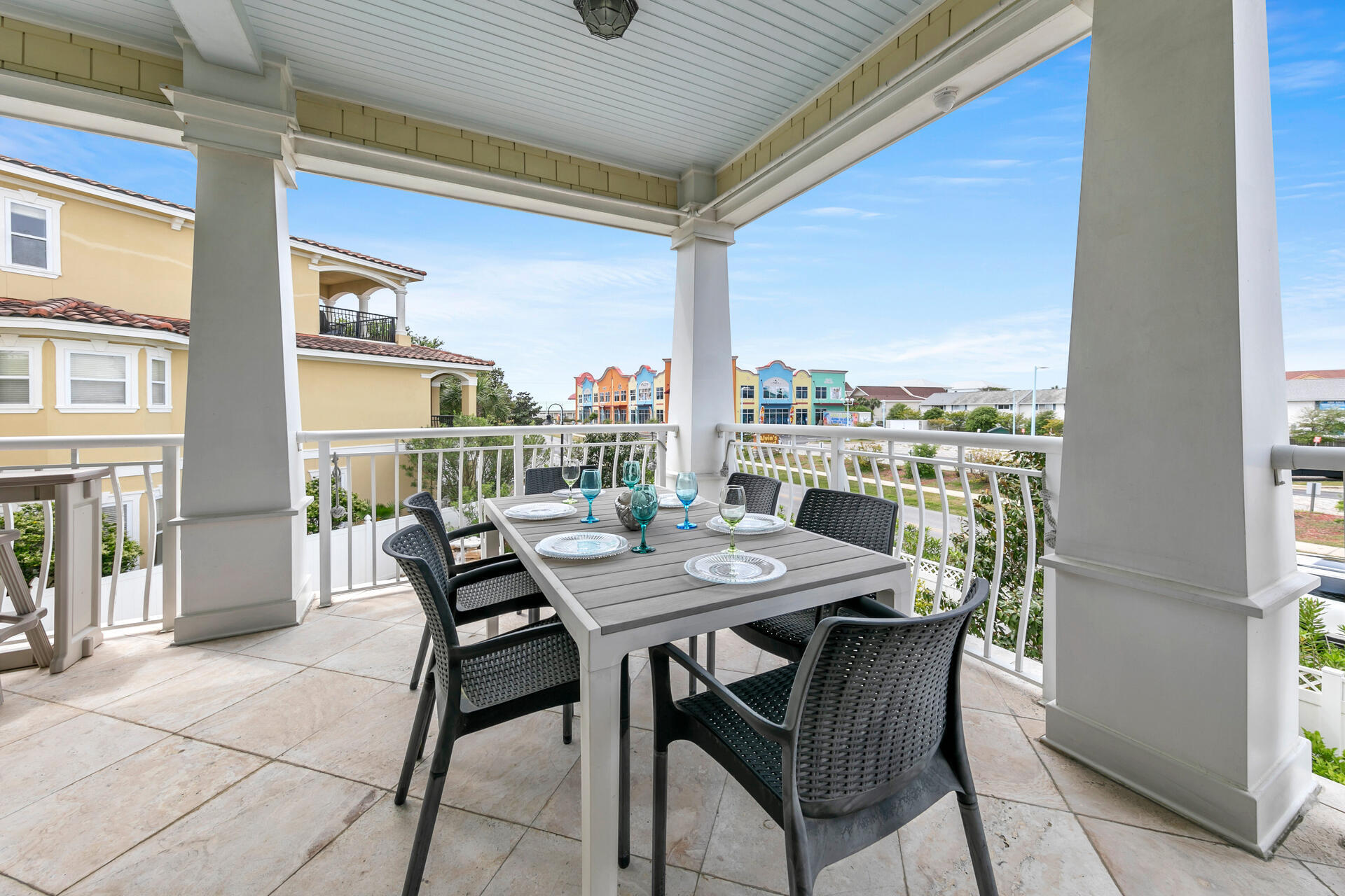 EMERALD WATERS VILLAGE - Residential