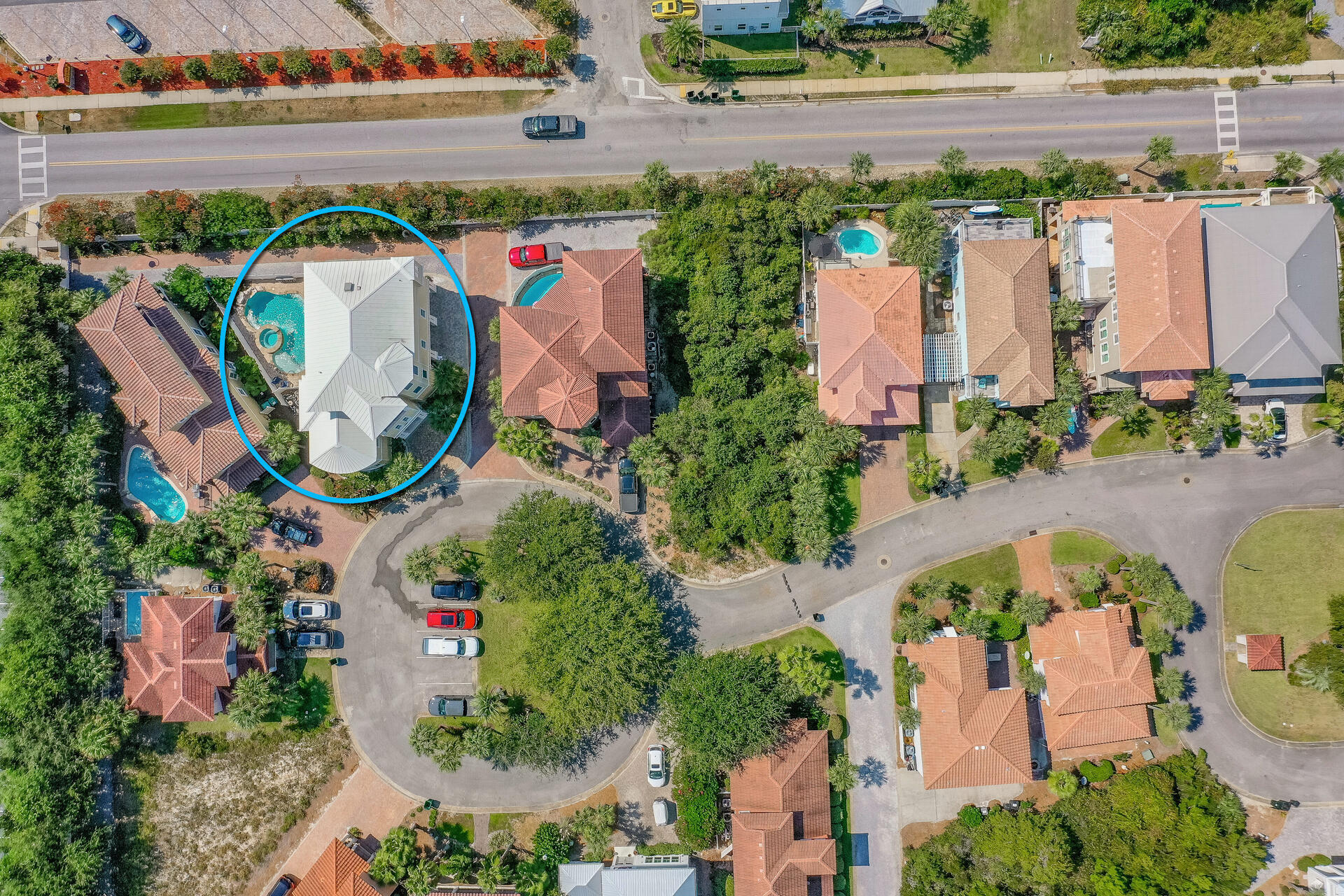 EMERALD WATERS VILLAGE - Residential