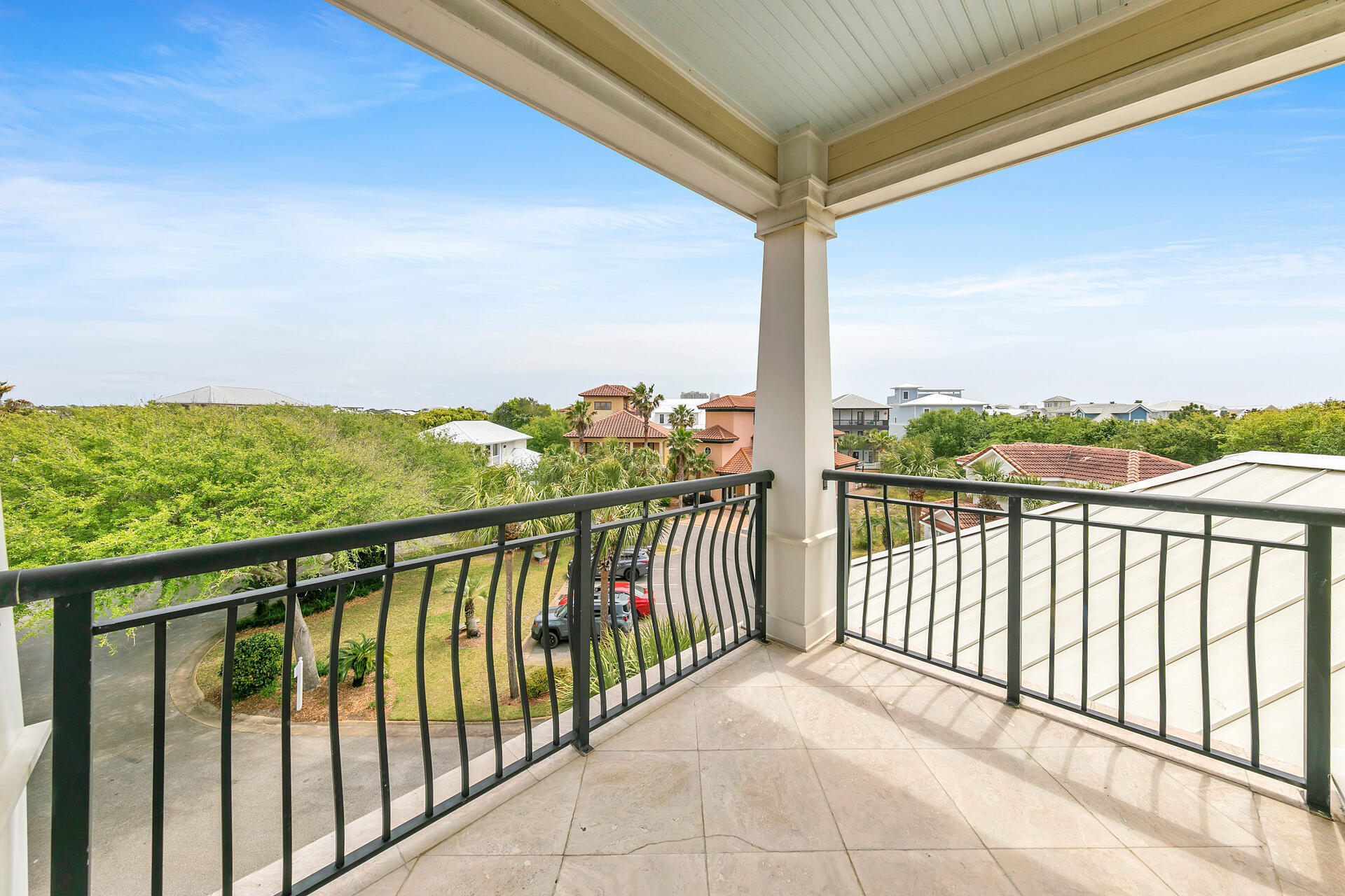 EMERALD WATERS VILLAGE - Residential