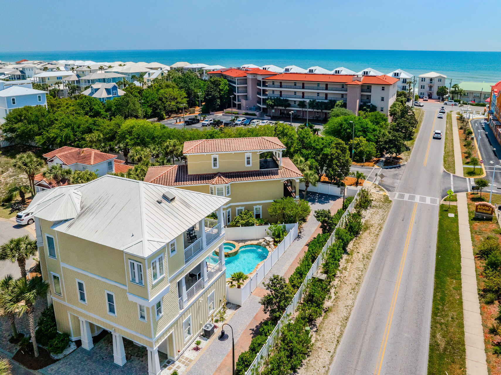 EMERALD WATERS VILLAGE - Residential