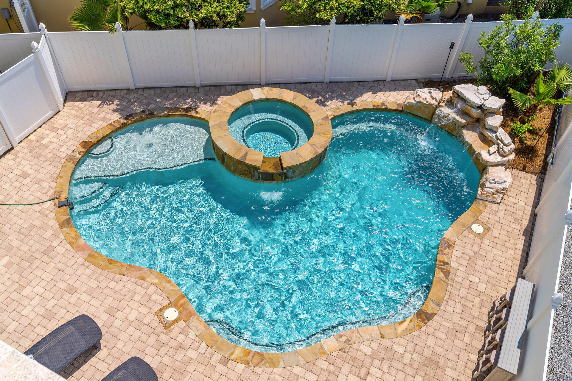 EMERALD WATERS VILLAGE - Residential