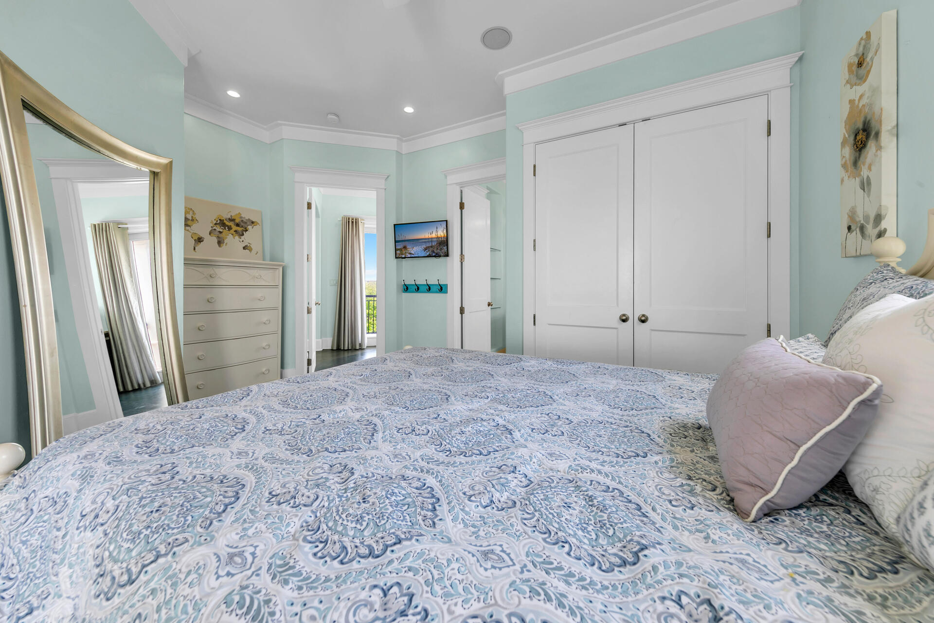 EMERALD WATERS VILLAGE - Residential
