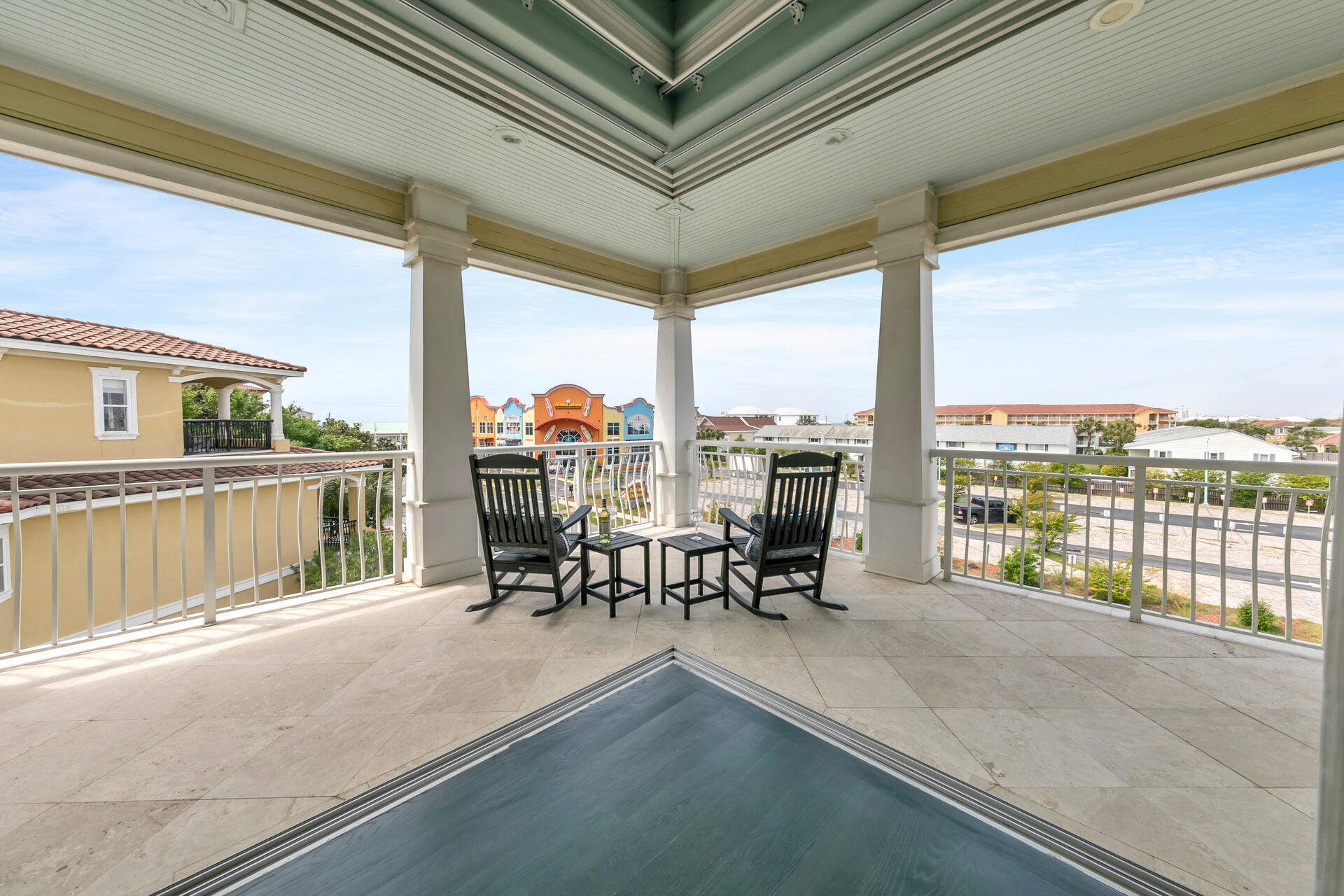 EMERALD WATERS VILLAGE - Residential