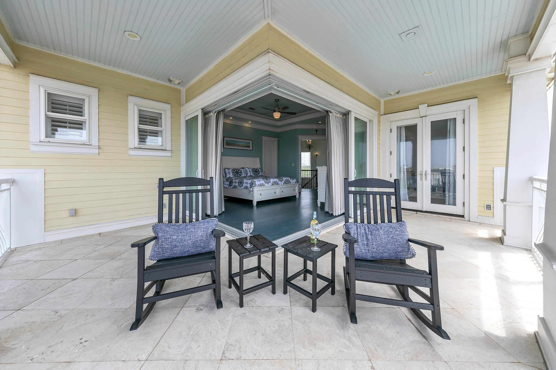 EMERALD WATERS VILLAGE - Residential