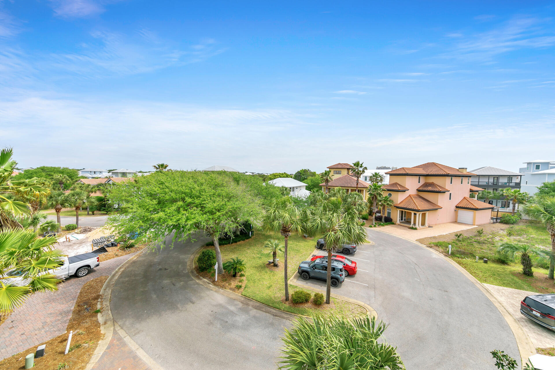 EMERALD WATERS VILLAGE - Residential