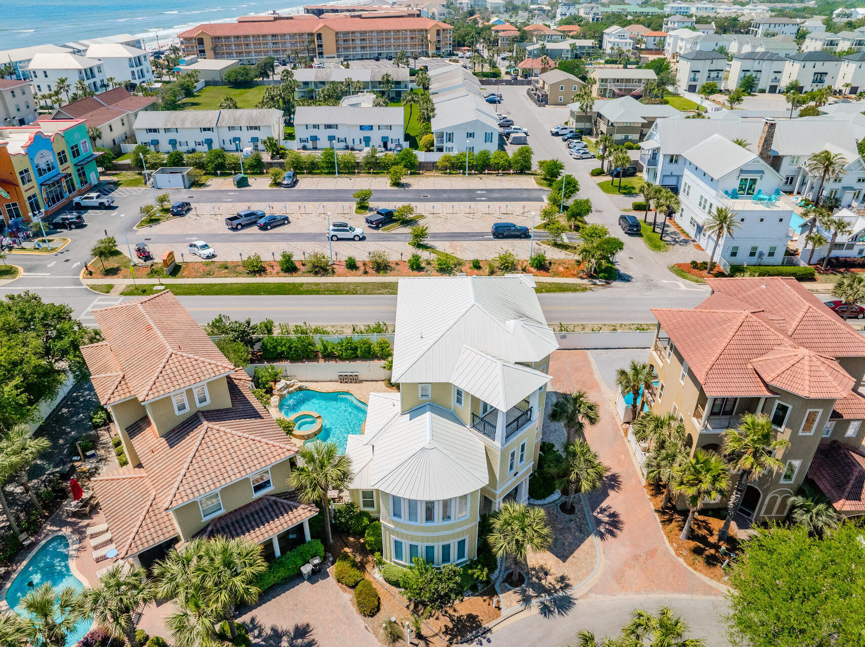 EMERALD WATERS VILLAGE - Residential
