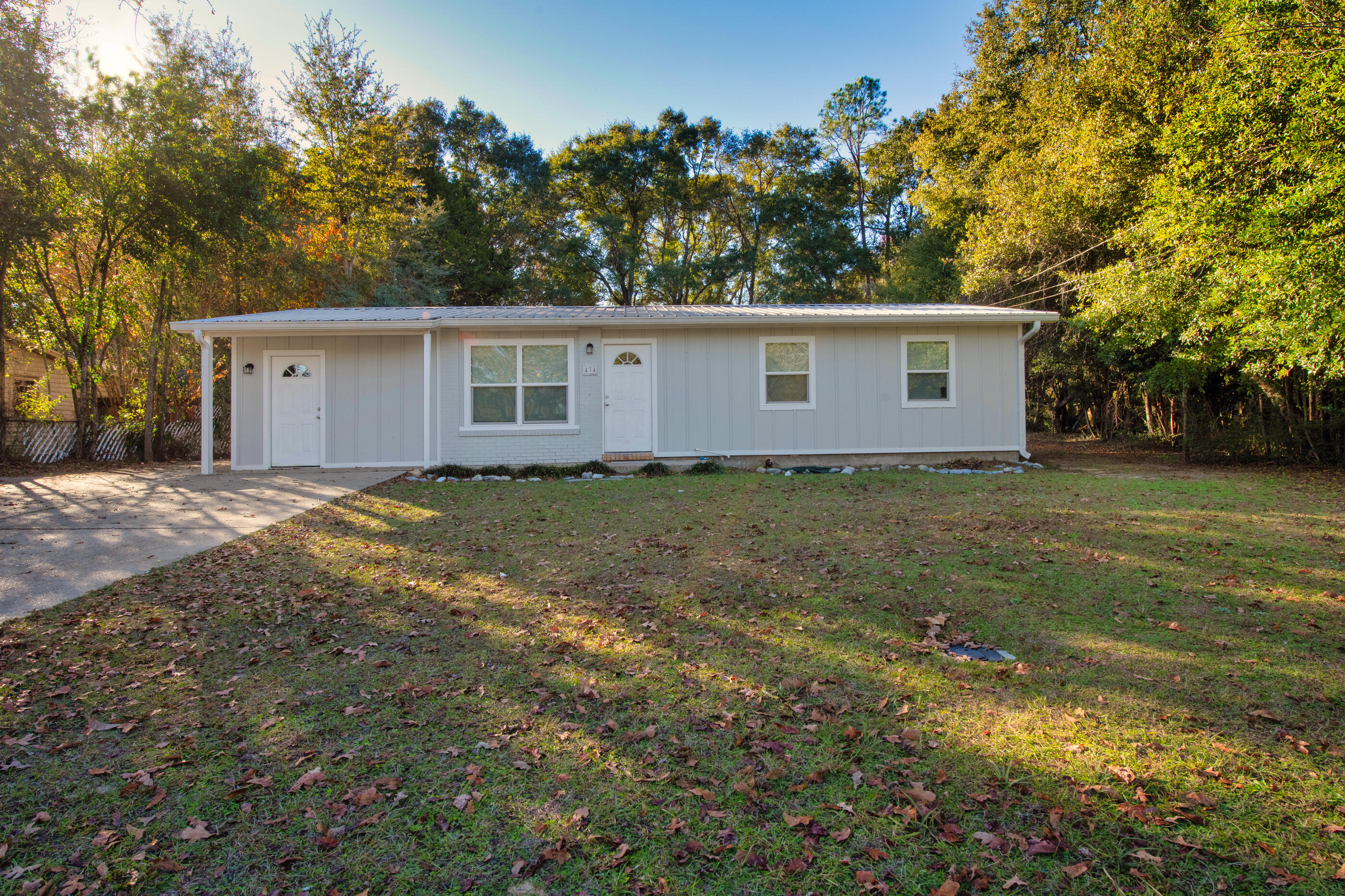 Light , bright and move-in ready in the heart of Crestview . This home features 3 bedrooms , additional office or Flex space , 1.5 baths and has been renovated throughout .  This property has a generous backyard and an extended driveway space for extra parking. Buyer to verify any and all information deemed important.